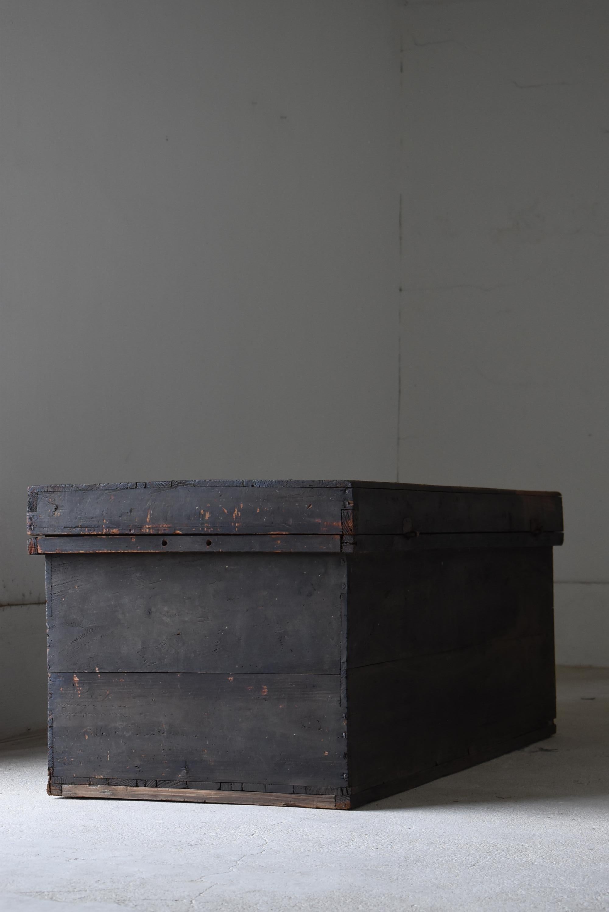 Grand buffet japonais des années 1860-1900 / Boîte de rangement Tansu Wabisabi 4