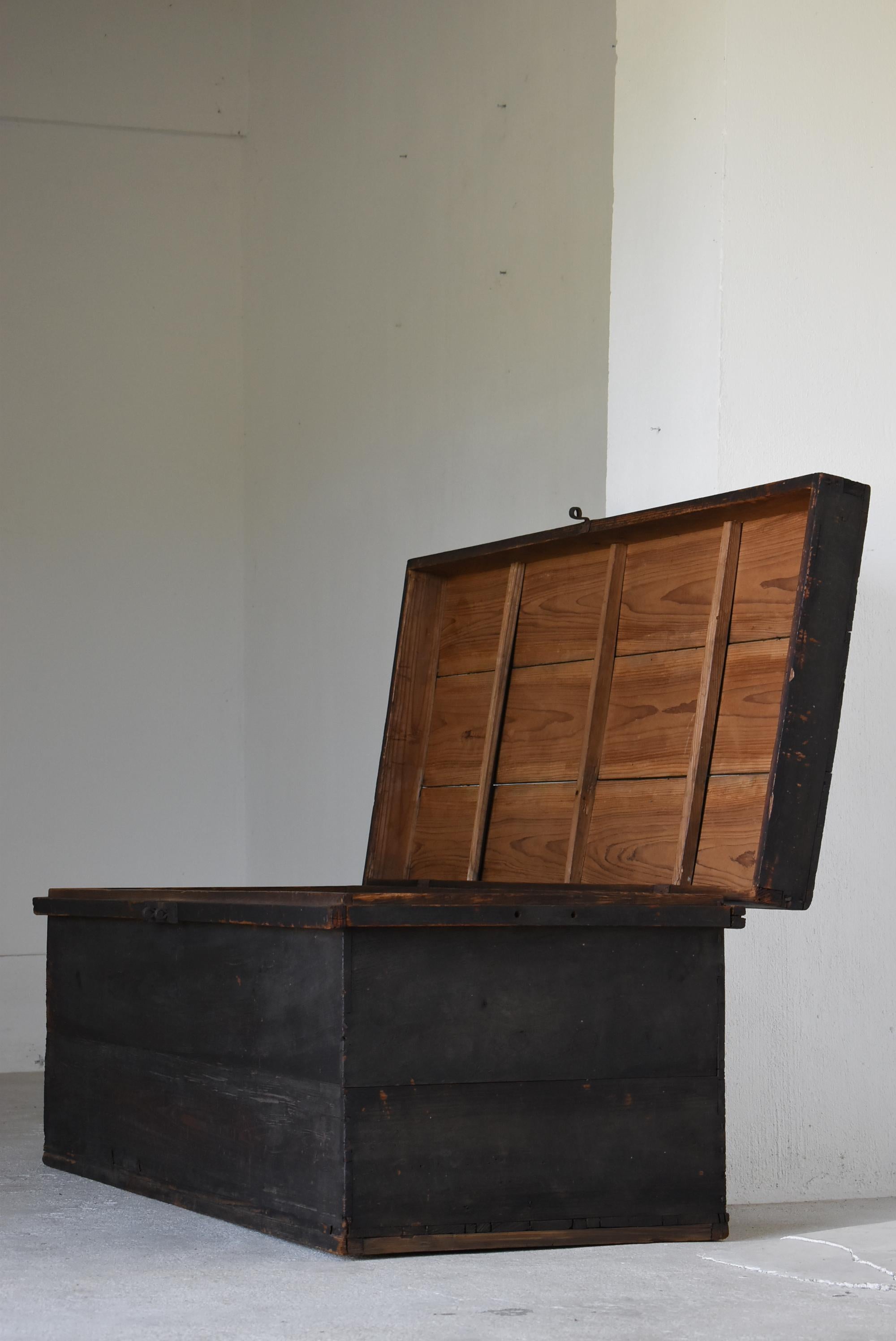Grand buffet japonais des années 1860-1900 / Boîte de rangement Tansu Wabisabi 6