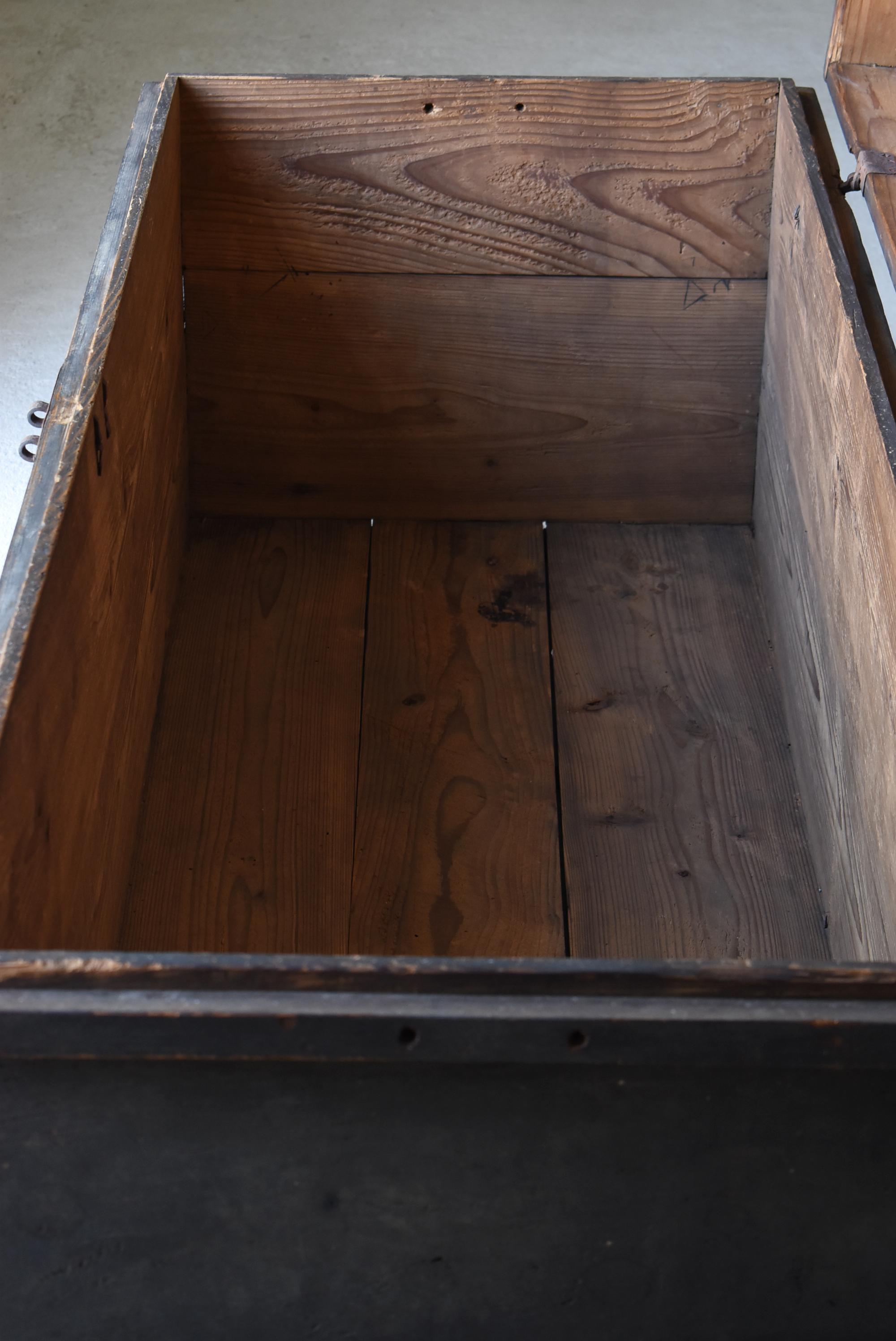 Grand buffet japonais des années 1860-1900 / Boîte de rangement Tansu Wabisabi 8