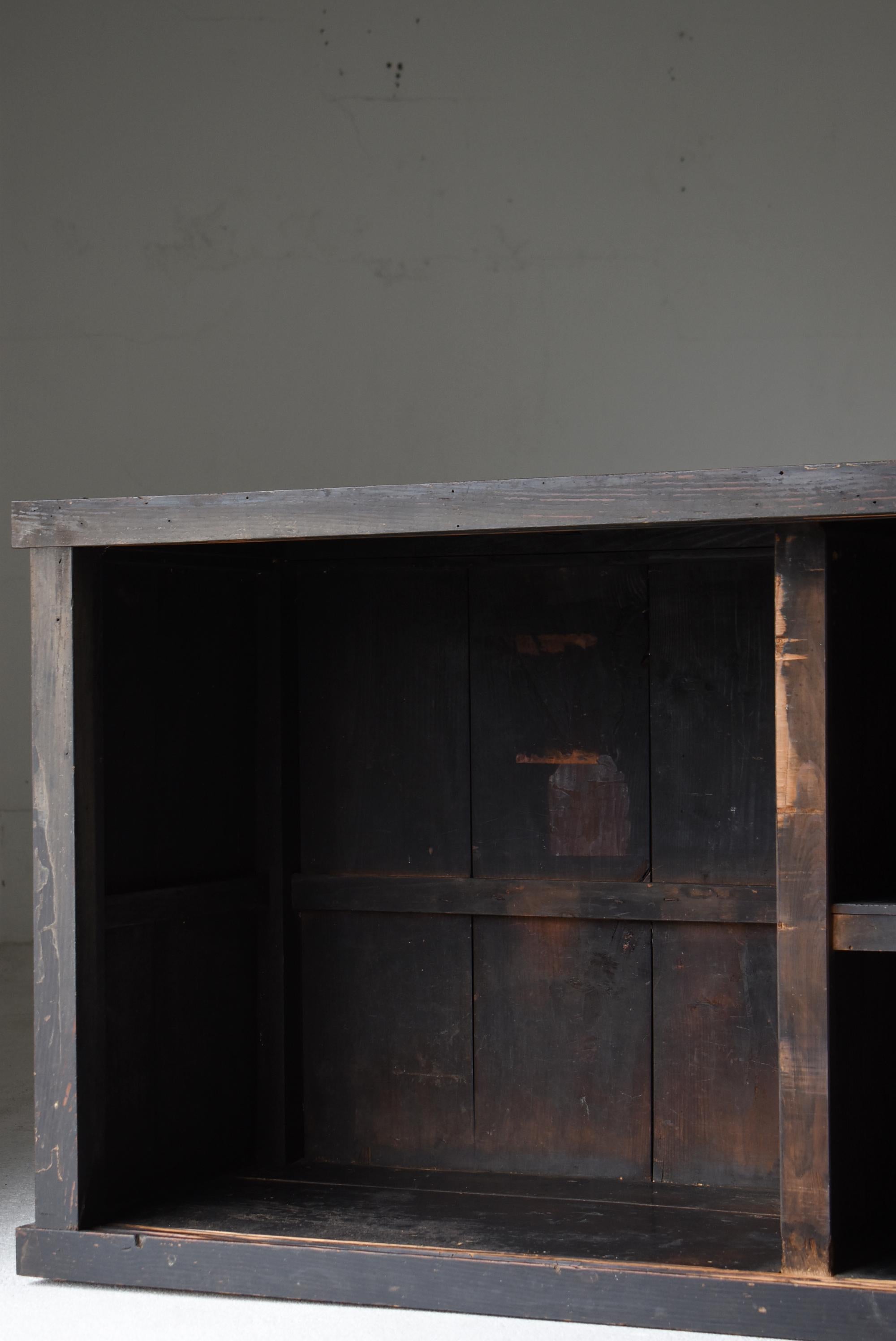 Japanese Antique Large Tansu 1860s-1900s / Sideboard Cabinet Wabisabi in vendita 2