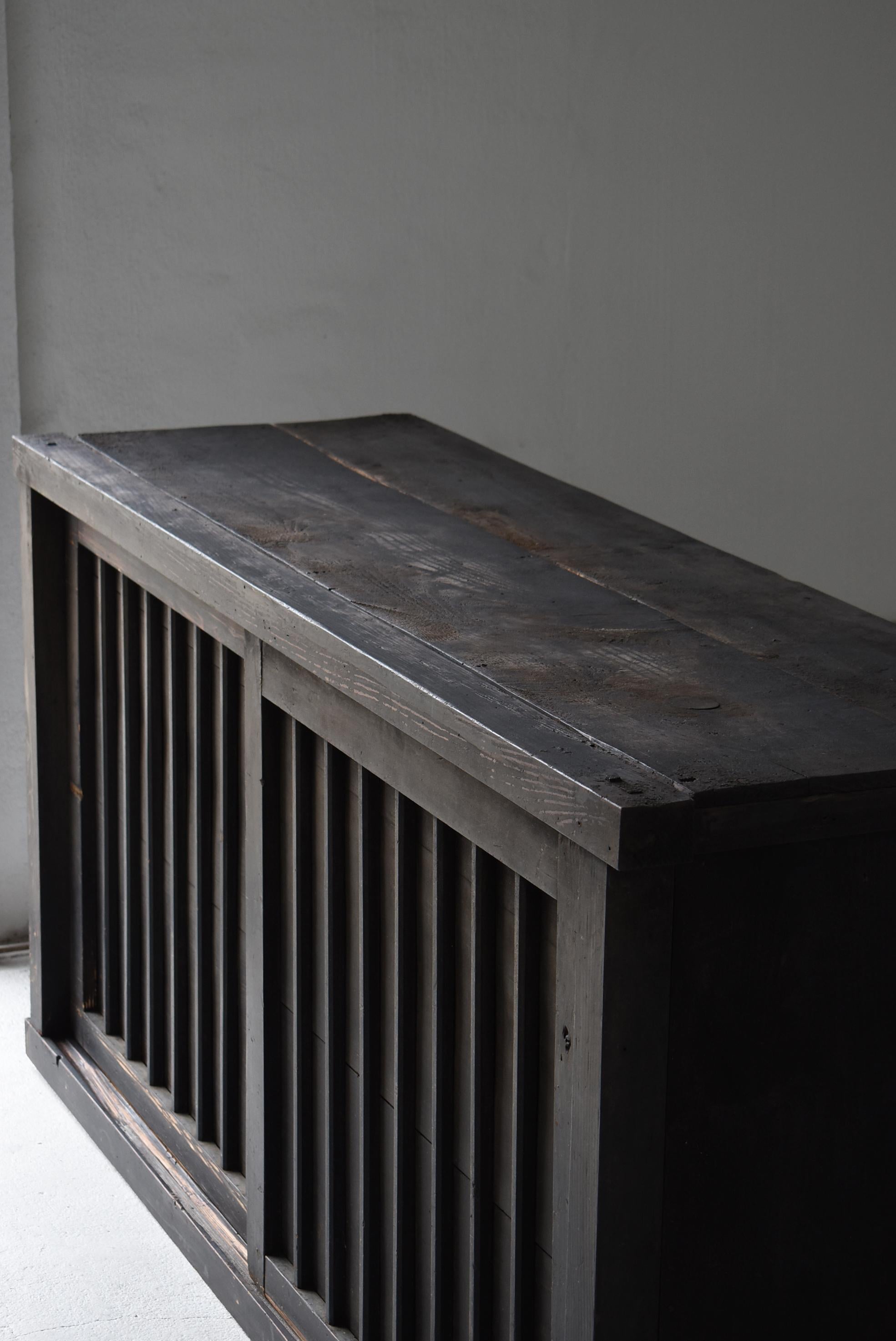 Giapponese Japanese Antique Large Tansu 1860s-1900s / Sideboard Cabinet Wabisabi in vendita