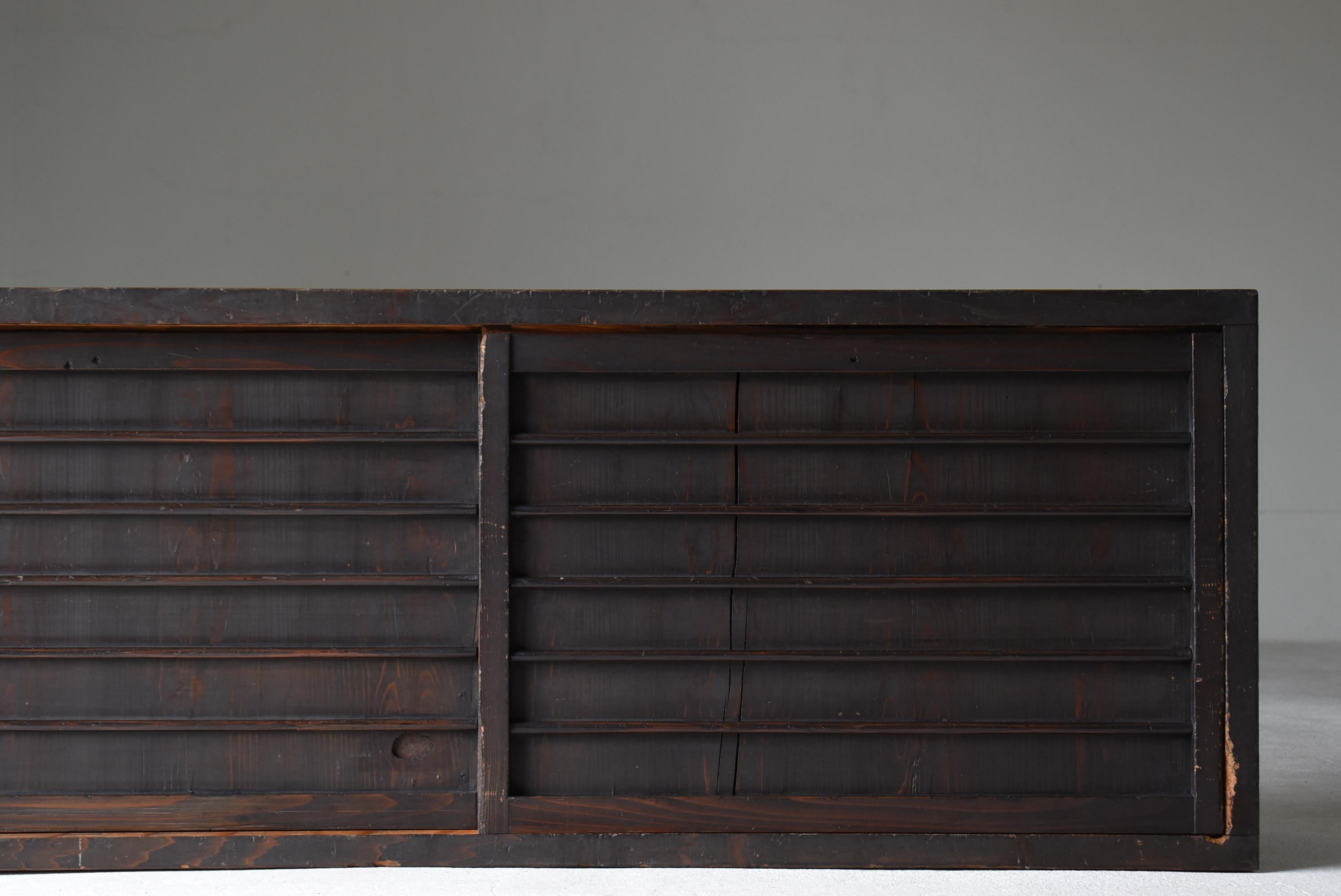 Antiguo Tansu Japonés Grande 1860s-1900s / Aparador Wabisabi en Bueno estado para la venta en Chōsei District Nagara, JP