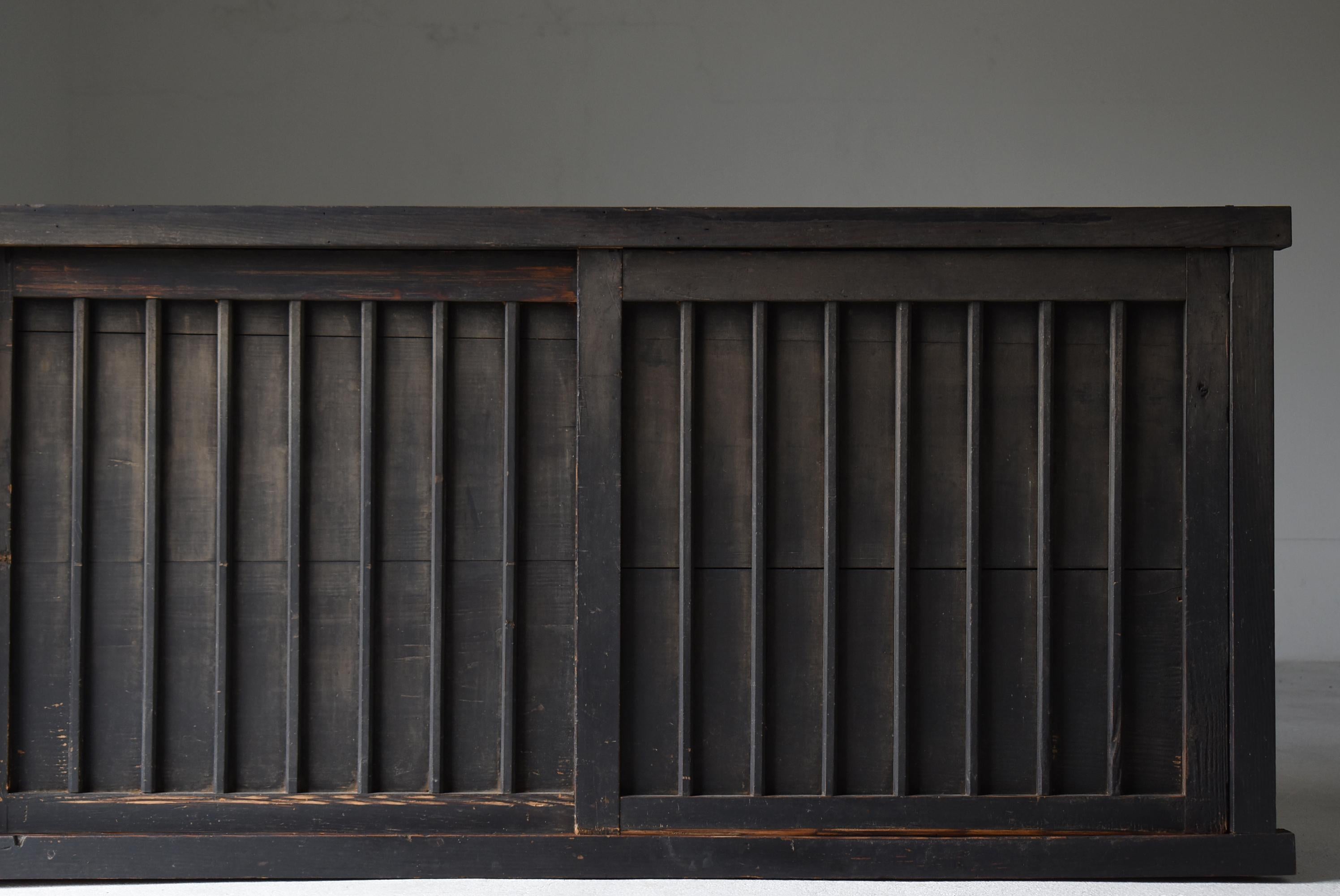 Falegnameria Japanese Antique Large Tansu 1860s-1900s / Sideboard Cabinet Wabisabi in vendita