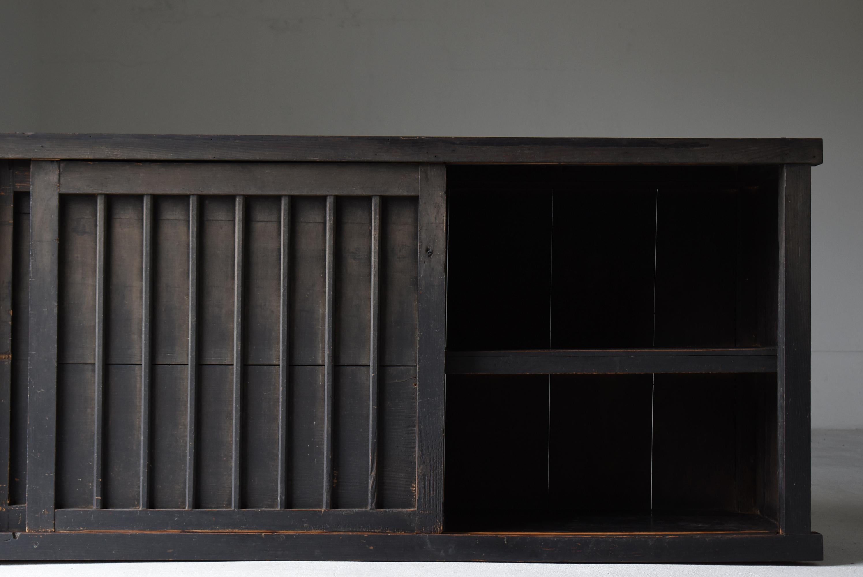 XX secolo Japanese Antique Large Tansu 1860s-1900s / Sideboard Cabinet Wabisabi in vendita