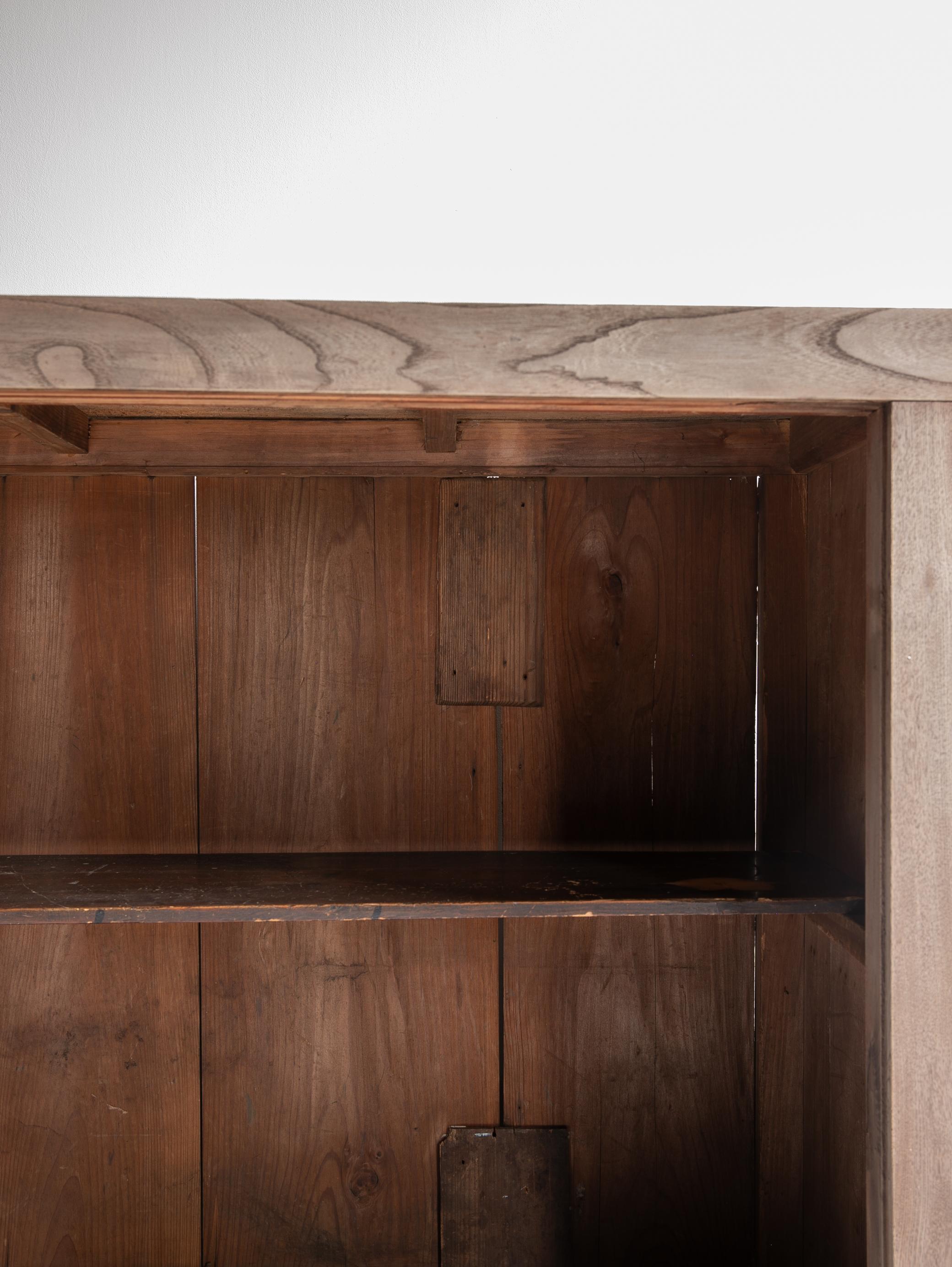 Antico Tansu giapponese di grandi dimensioni del 1860-1900 / Armadio di stoccaggio Credenza Wabisabi in vendita 1