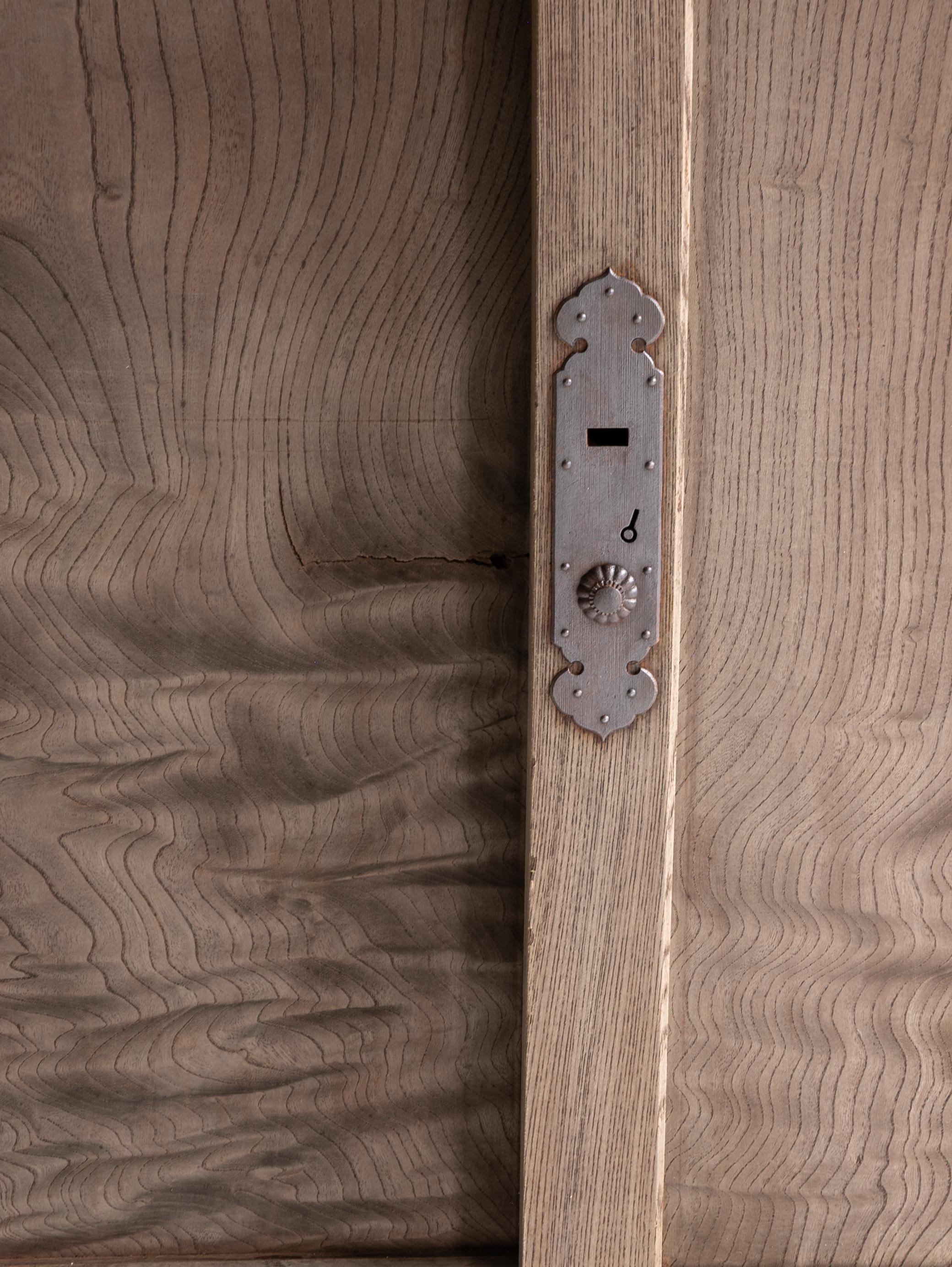 Antico Tansu giapponese di grandi dimensioni del 1860-1900 / Armadio di stoccaggio Credenza Wabisabi in vendita 3