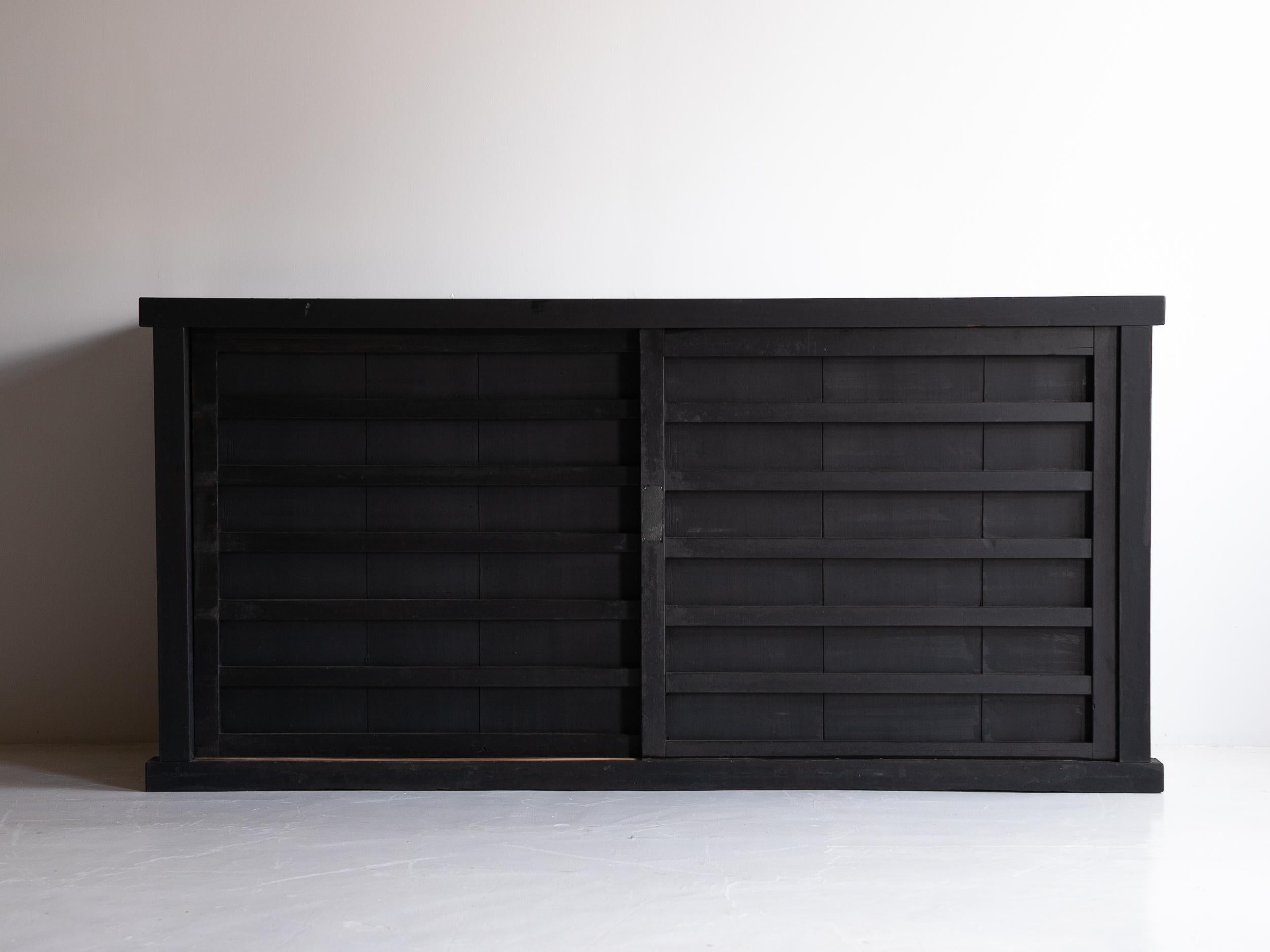 Meiji Grand Tansu japonais des années 1860-1900 / Enfilade Wabi Sabi en vente