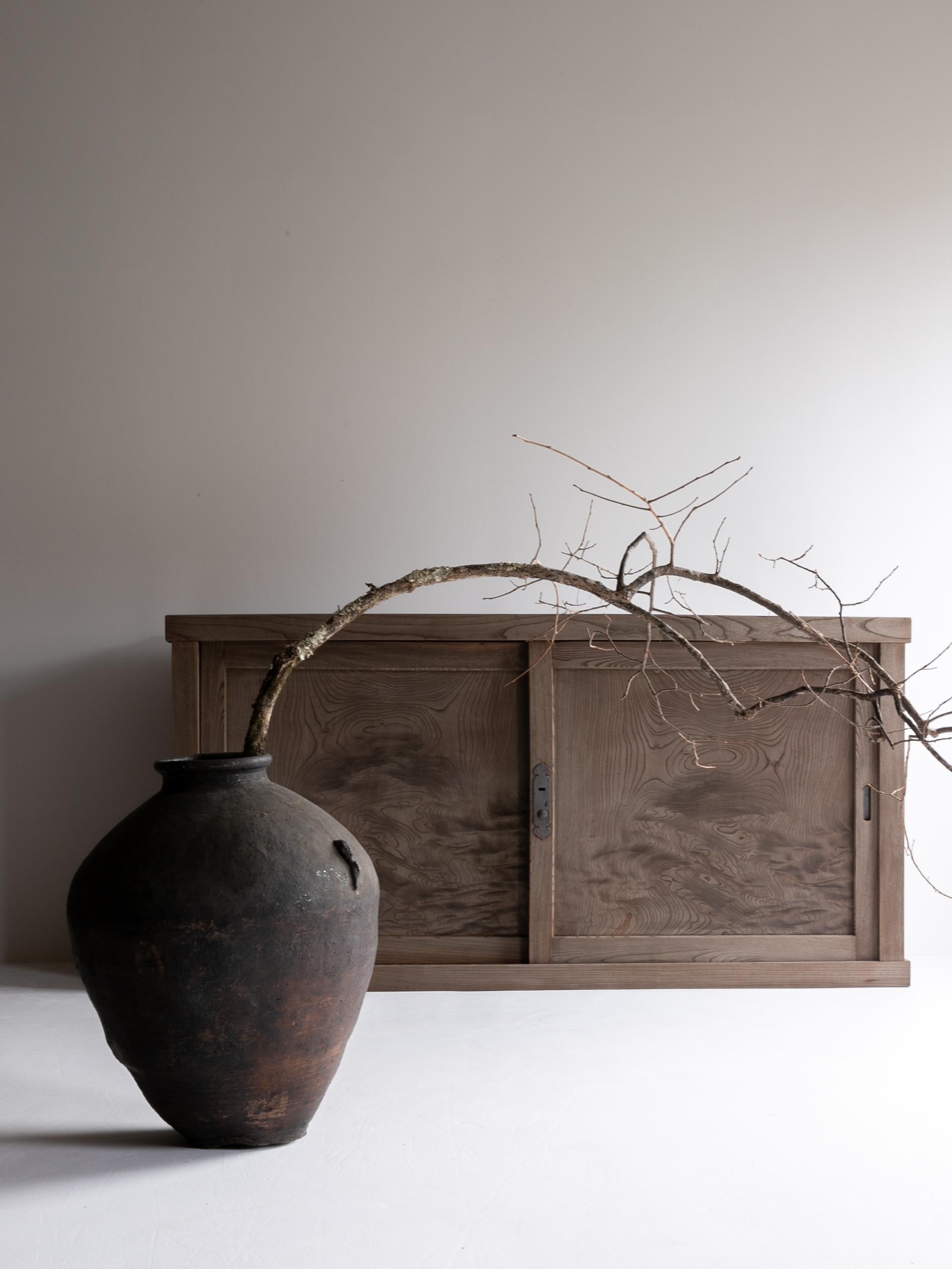 Giapponese Antico Tansu giapponese di grandi dimensioni del 1860-1900 / Armadio di stoccaggio Credenza Wabisabi in vendita
