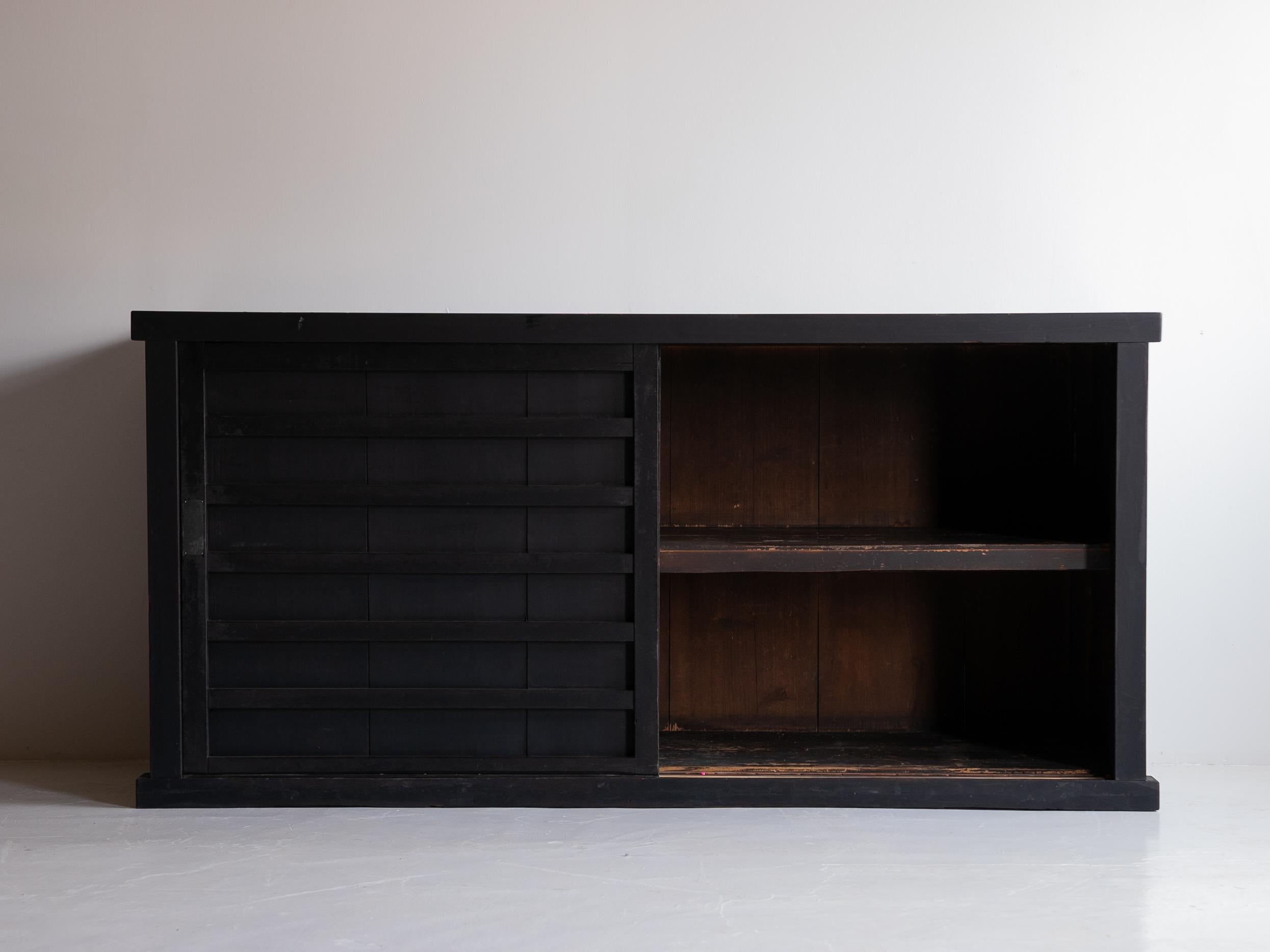 Japonais Grand Tansu japonais des années 1860-1900 / Enfilade Wabi Sabi en vente