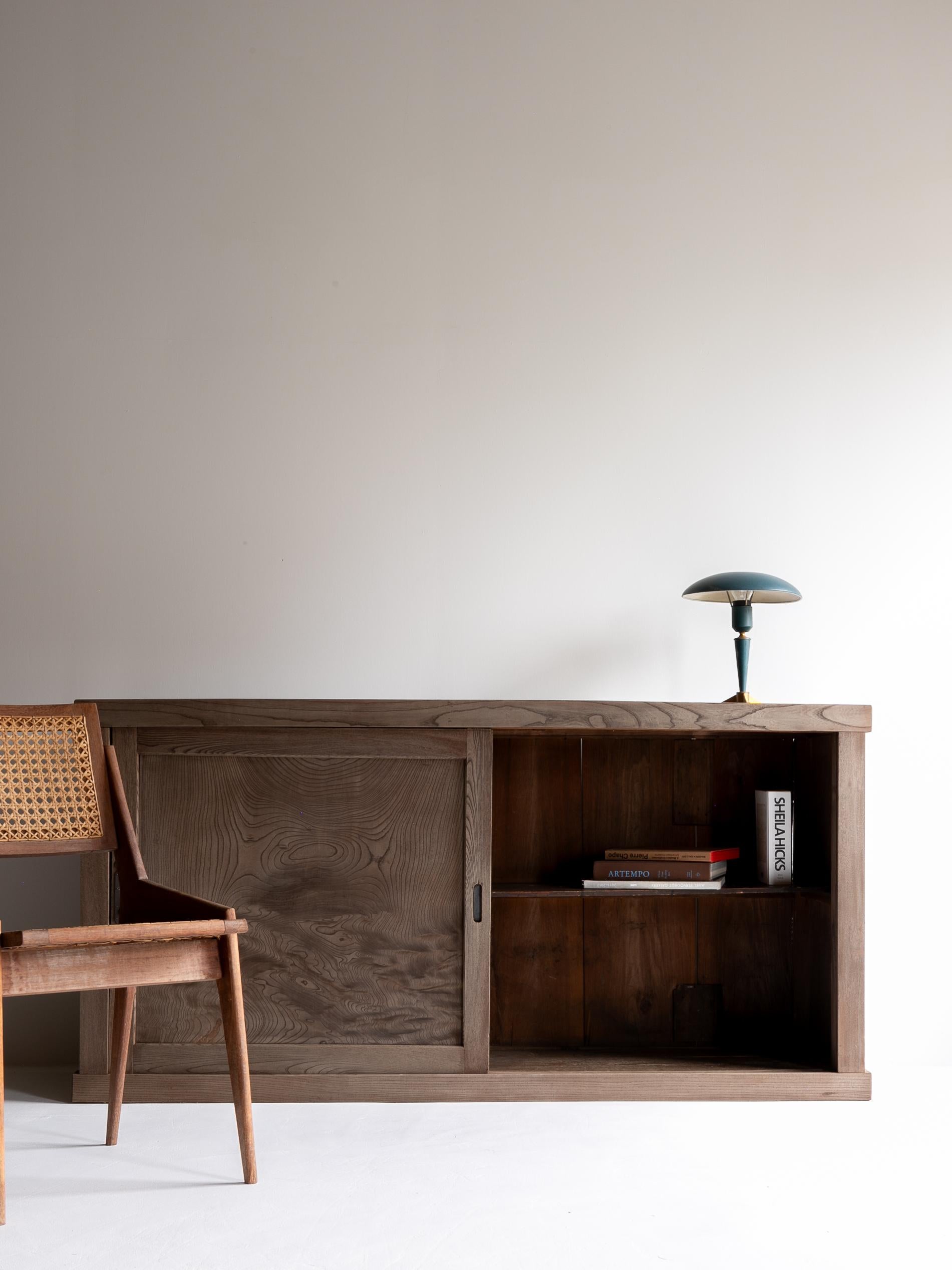 Meiji Antico Tansu giapponese di grandi dimensioni del 1860-1900 / Armadio di stoccaggio Credenza Wabisabi in vendita