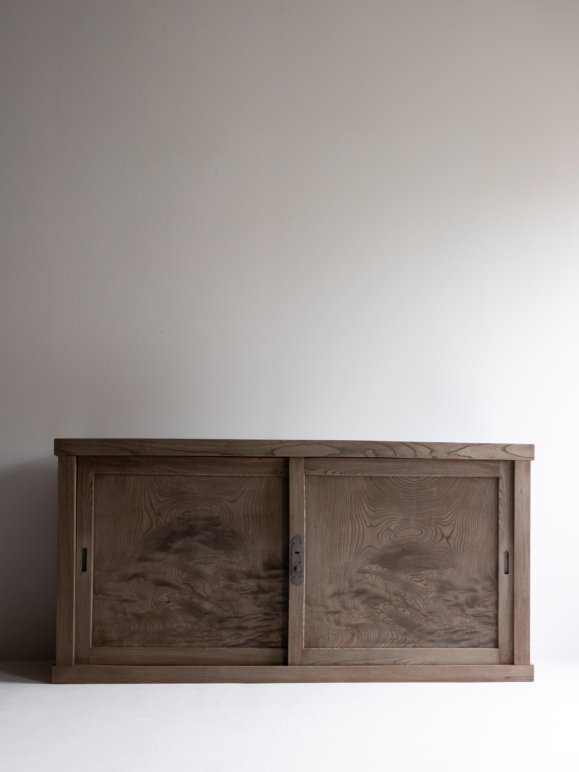 Falegnameria Antico Tansu giapponese di grandi dimensioni del 1860-1900 / Armadio di stoccaggio Credenza Wabisabi in vendita