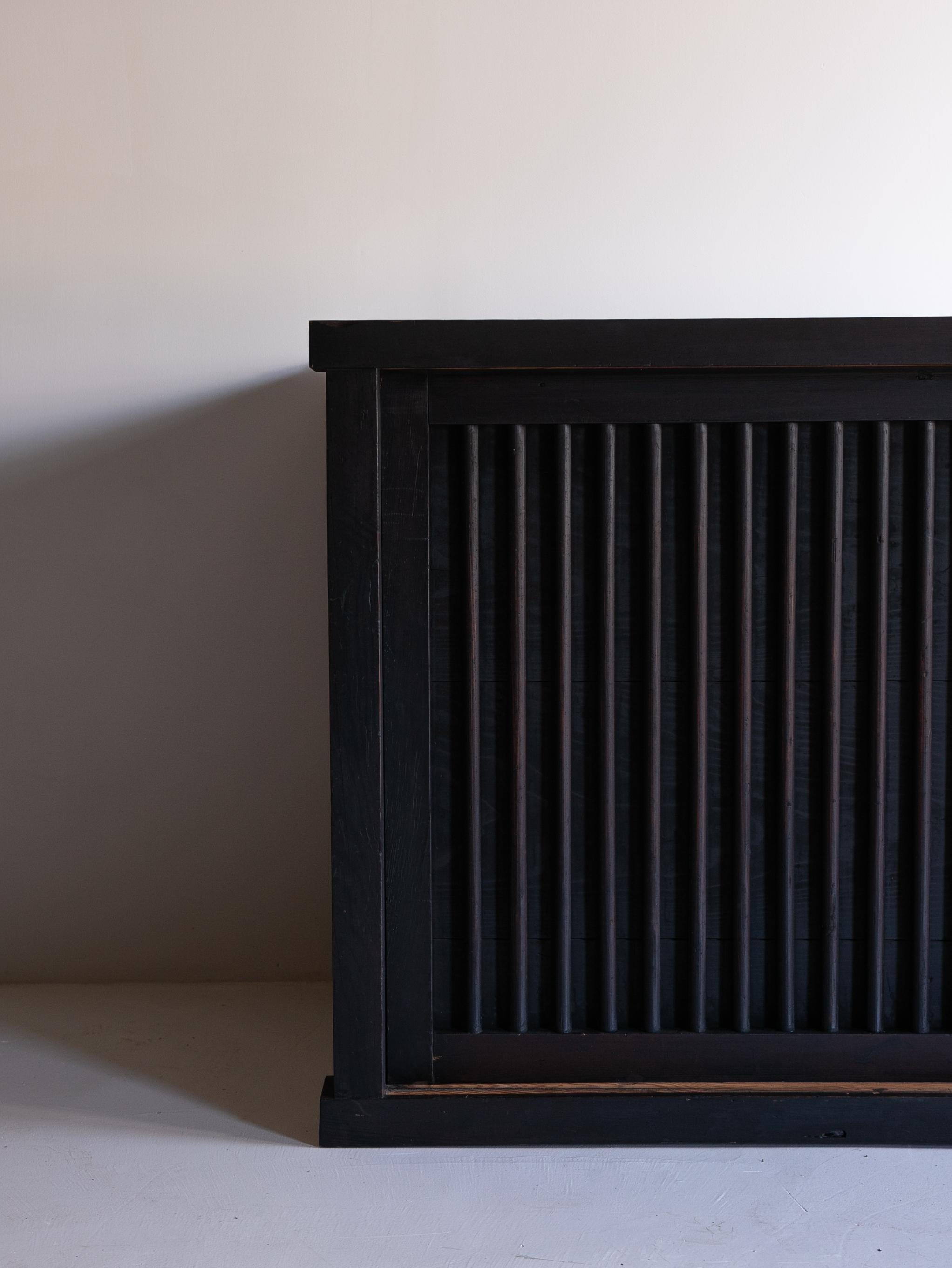 XIXe siècle Grand Tansu japonais des années 1860-1900 / Enfilade Wabi Sabi