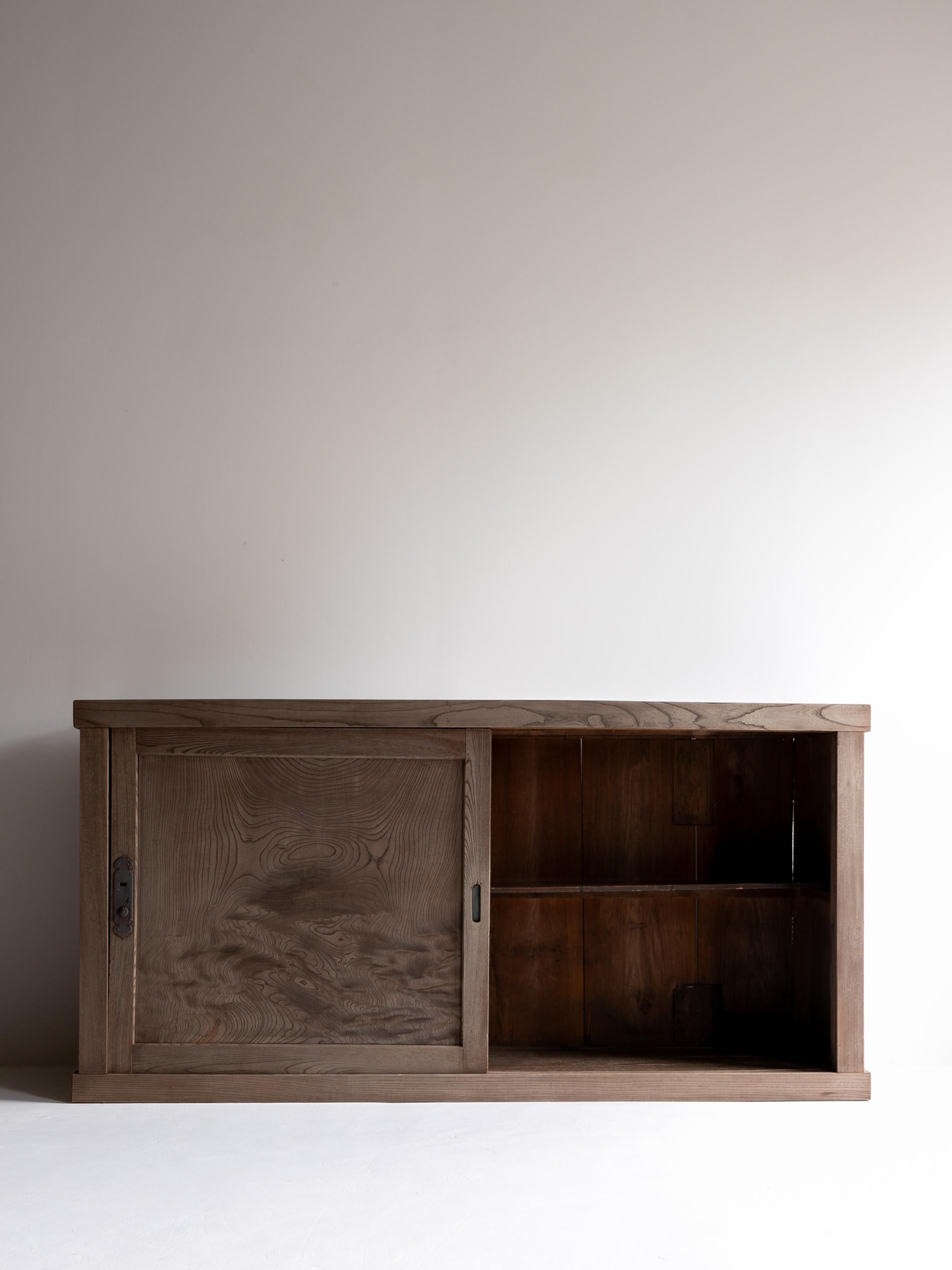 Antico Tansu giapponese di grandi dimensioni del 1860-1900 / Armadio di stoccaggio Credenza Wabisabi In condizioni buone in vendita a Sammu-shi, Chiba