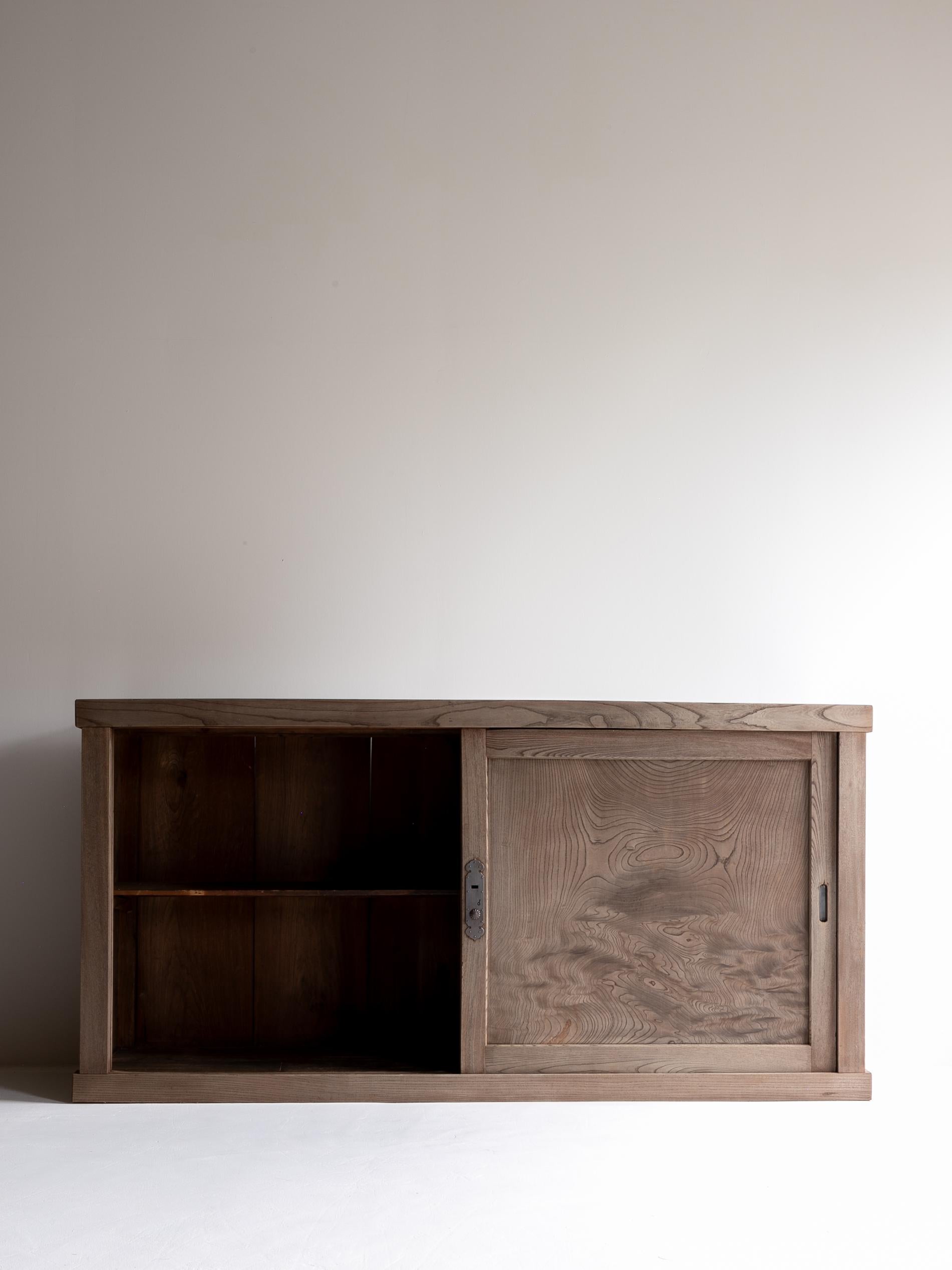 XIX secolo Antico Tansu giapponese di grandi dimensioni del 1860-1900 / Armadio di stoccaggio Credenza Wabisabi in vendita