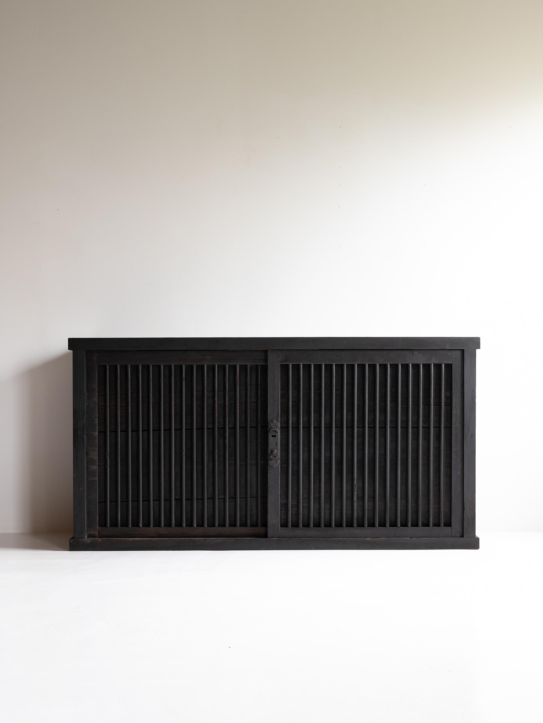 Antike japanische große Tansu 1860er-1900er Jahre / Sideboard Wabisabi, antik (Meiji-Periode)