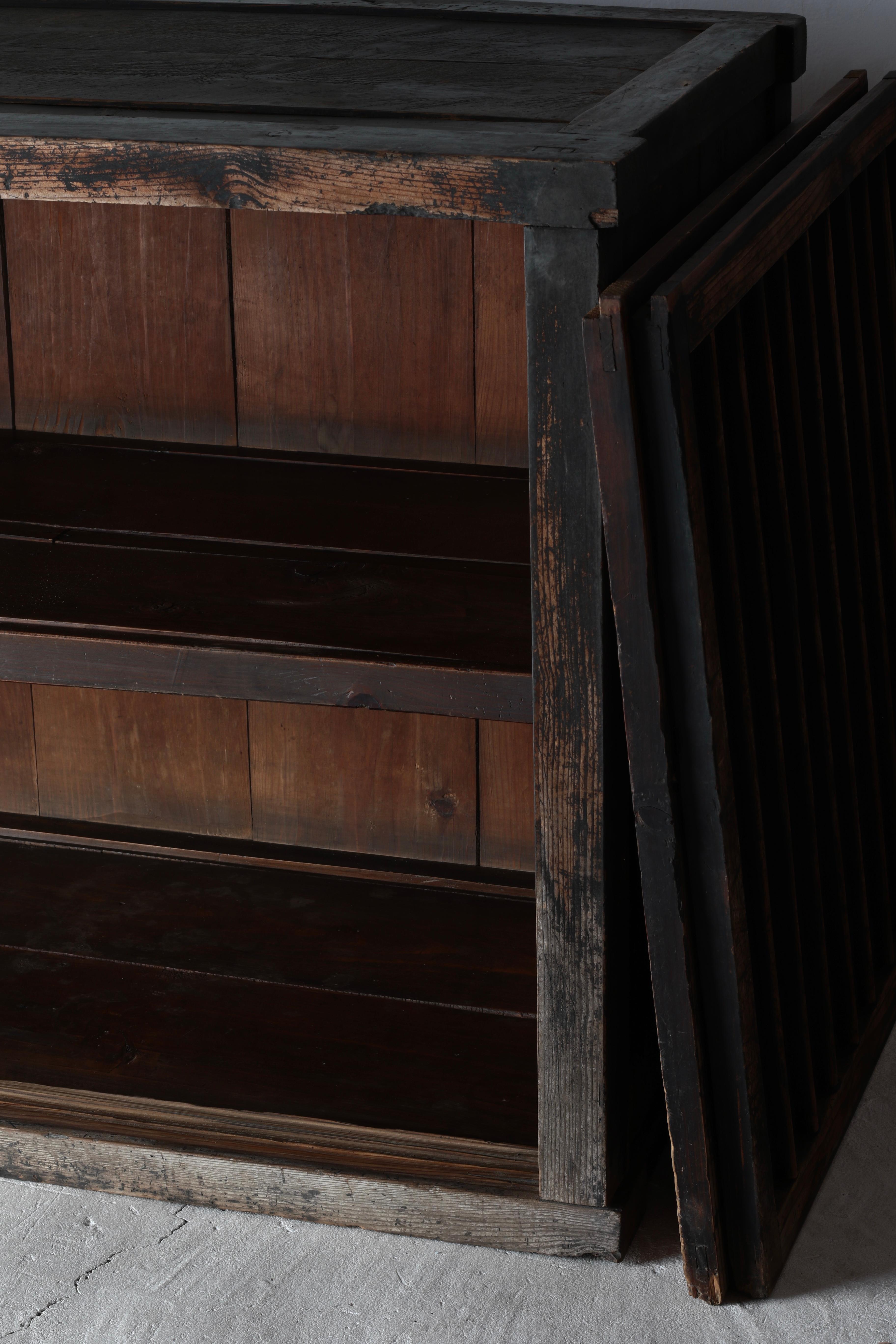 Antico Tansu giapponese di grandi dimensioni / Credenza / 1868-1912 Wabi-sabi in vendita 11
