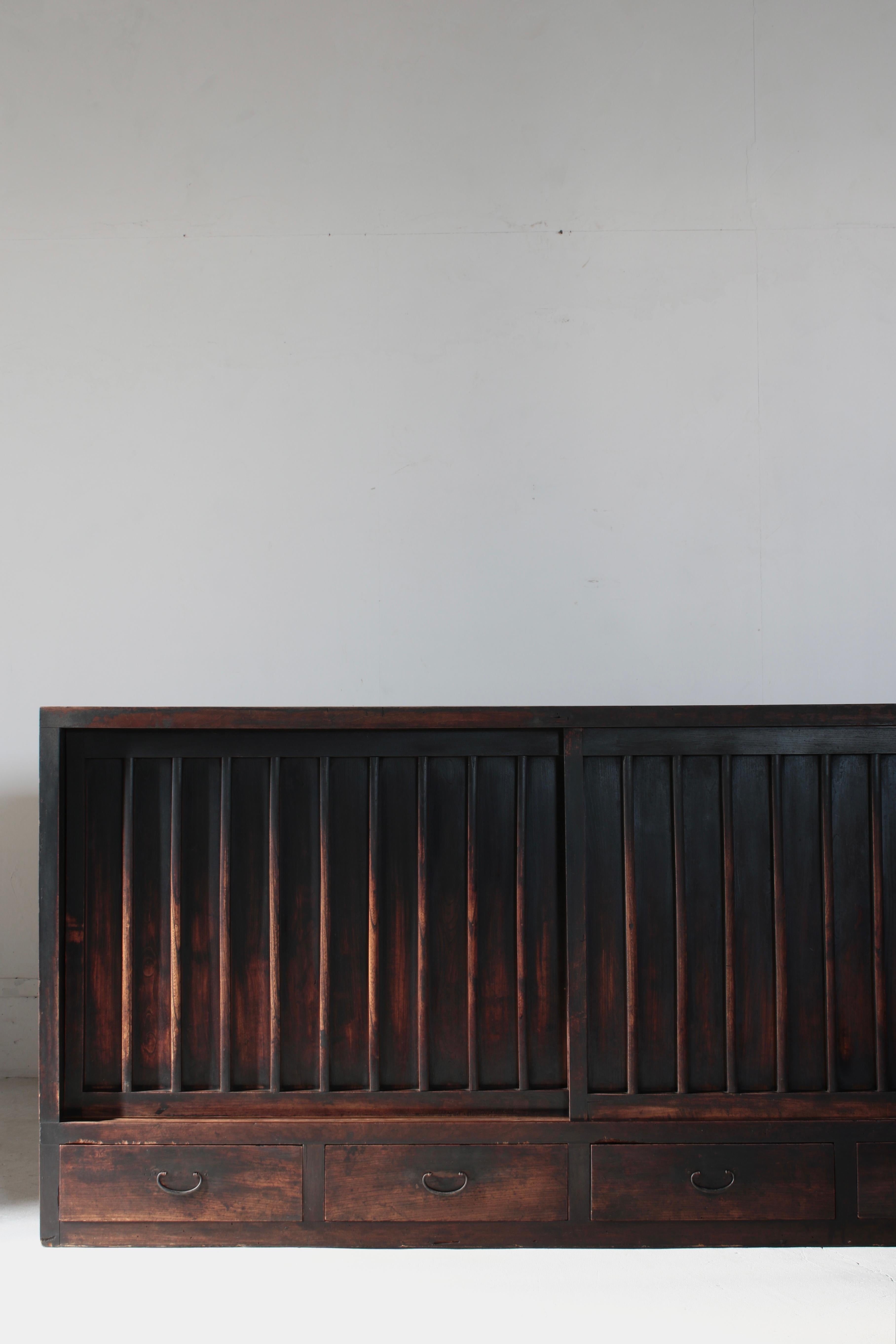 Japanese Antique Large Tansu / Cabinet Sideboard / 1868-1912s Wabi-sabi In Good Condition For Sale In Iwate-gun Shizukuishi-cho, Iwate Prefecture