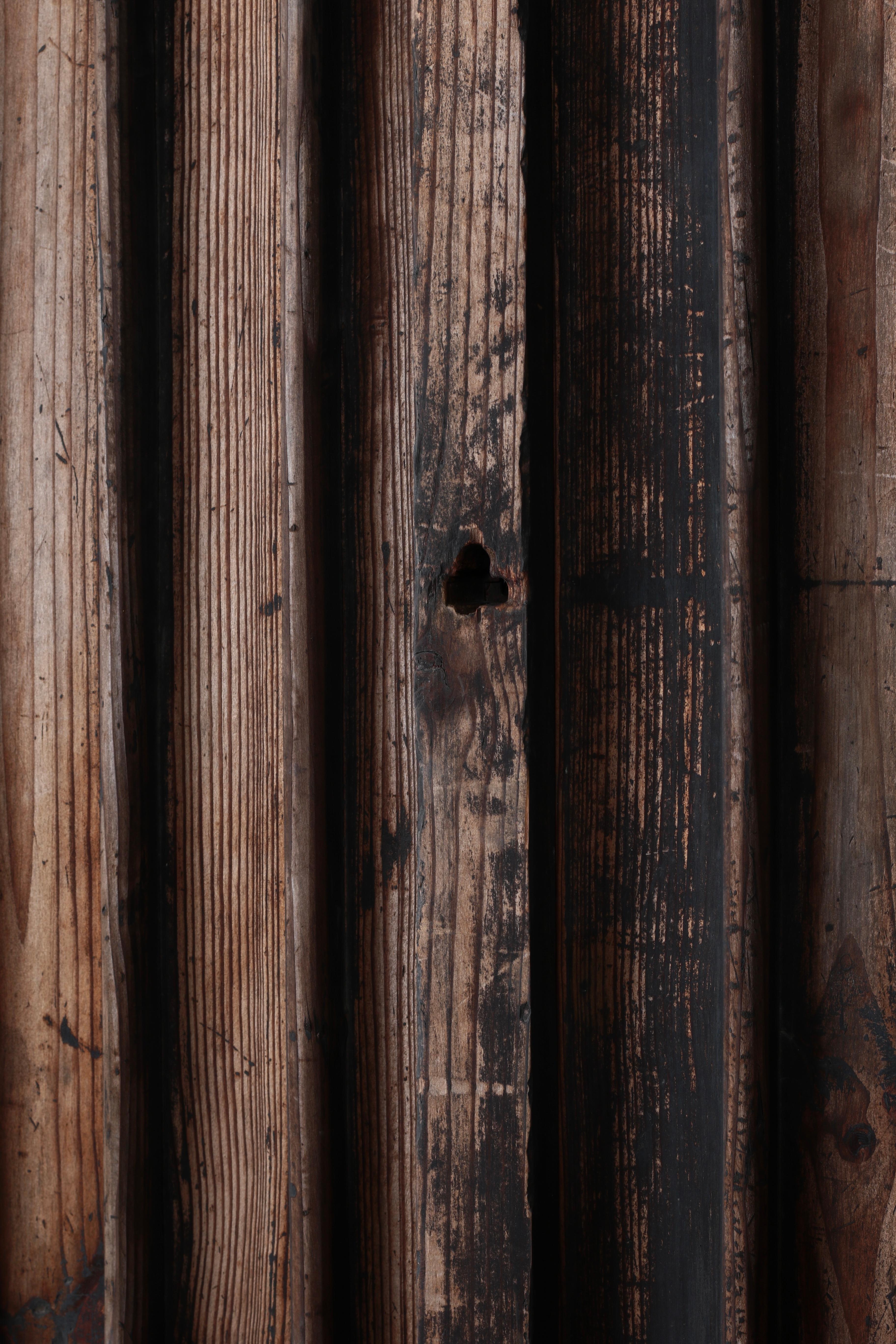 Antico Tansu giapponese di grandi dimensioni / Credenza / 1868-1912 Wabi-sabi in vendita 1
