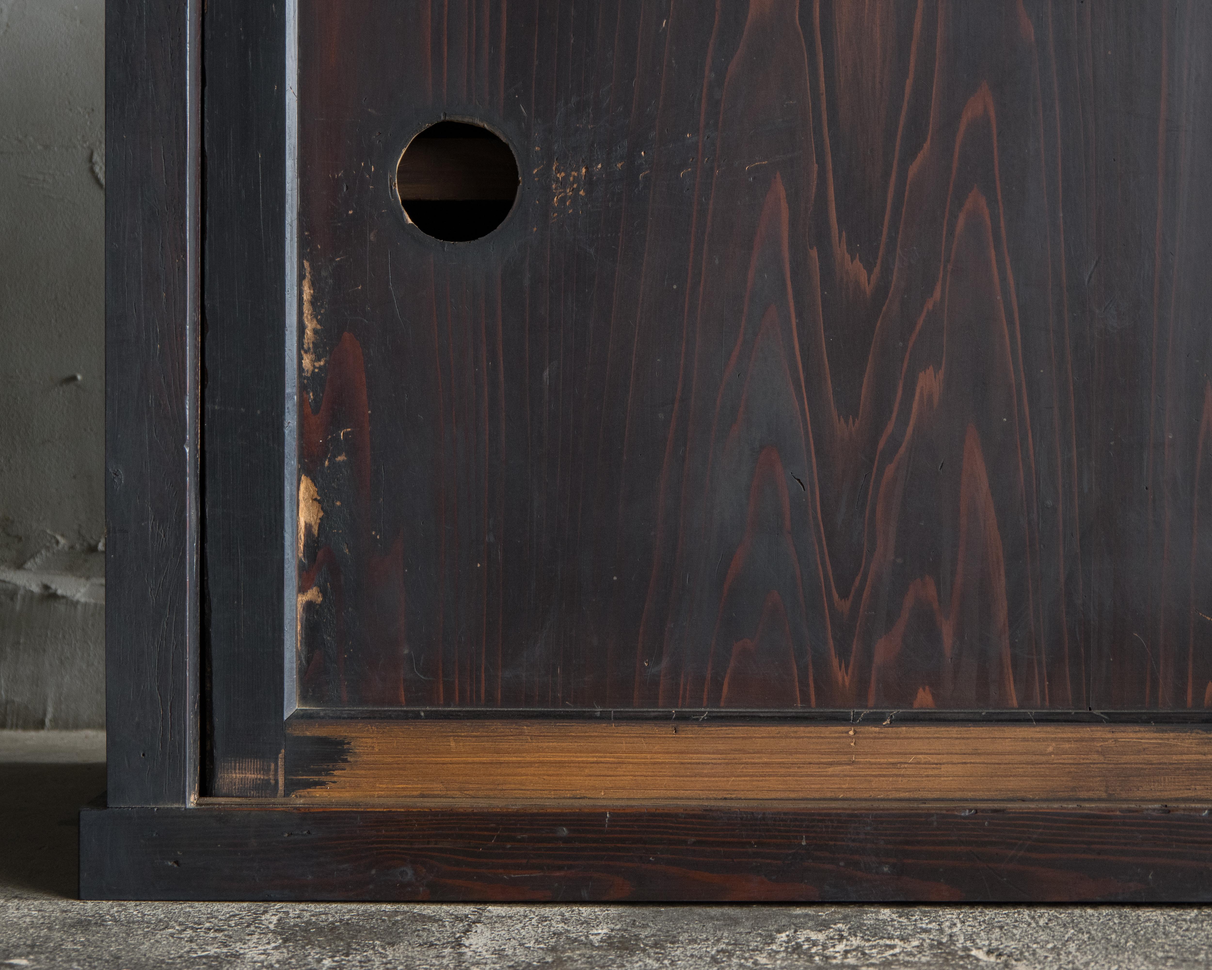 Antico Tansu giapponese di grandi dimensioni, porte a pannello, epoca Meiji 1868-1912, Wabi Sabi in vendita 6