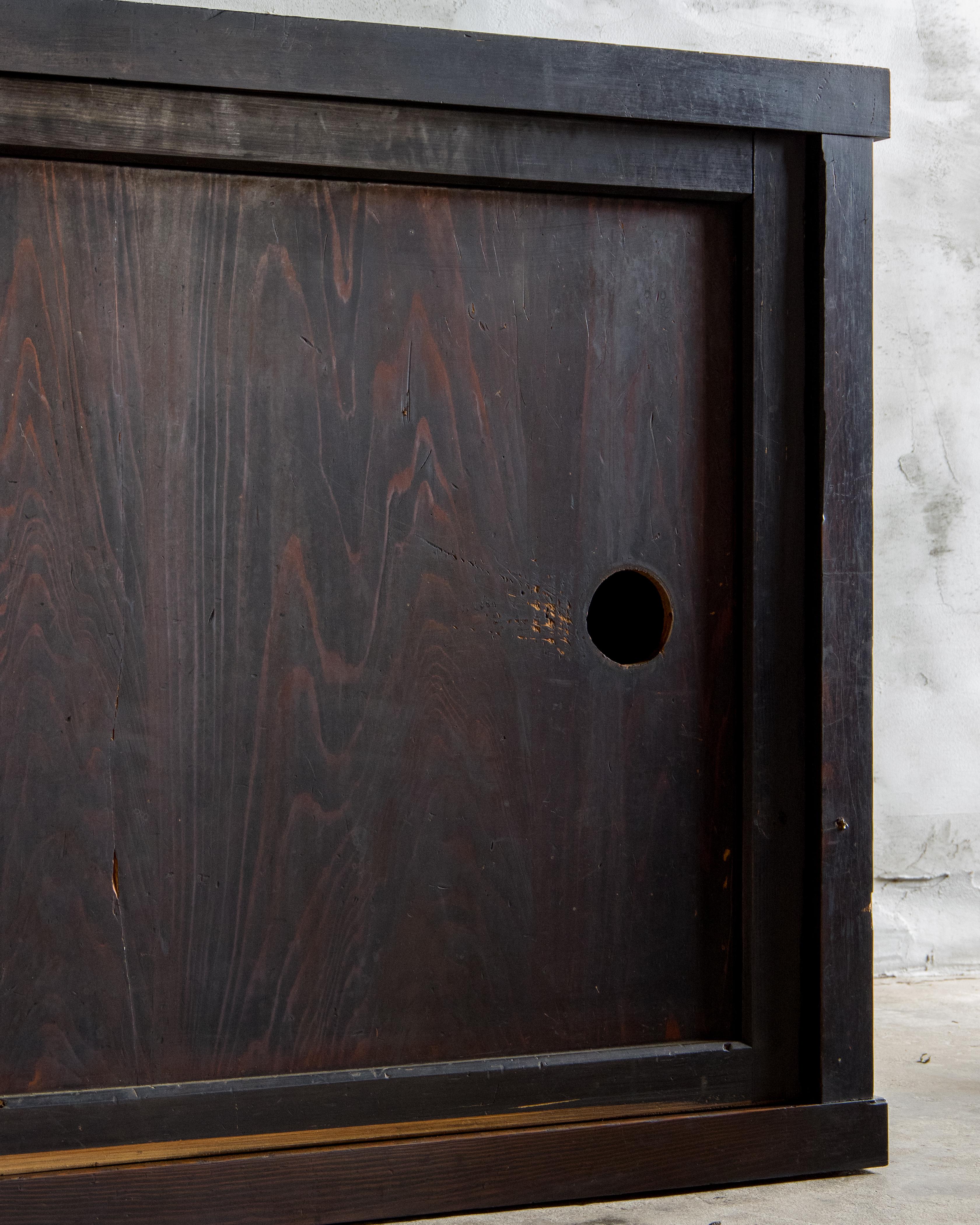 Antico Tansu giapponese di grandi dimensioni, porte a pannello, epoca Meiji 1868-1912, Wabi Sabi in vendita 7