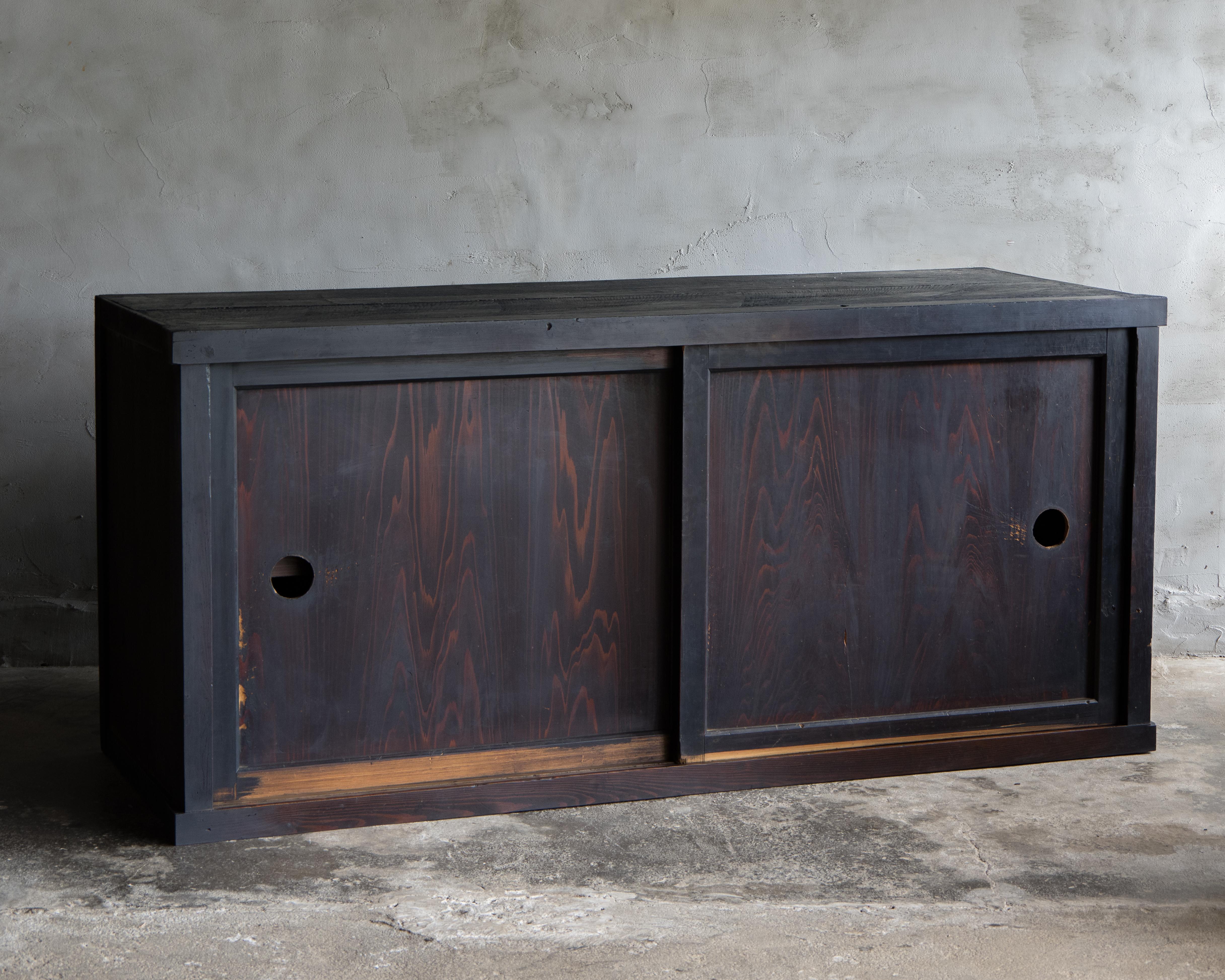 Antico Tansu giapponese di grandi dimensioni, porte a pannello, epoca Meiji 1868-1912, Wabi Sabi in vendita 8