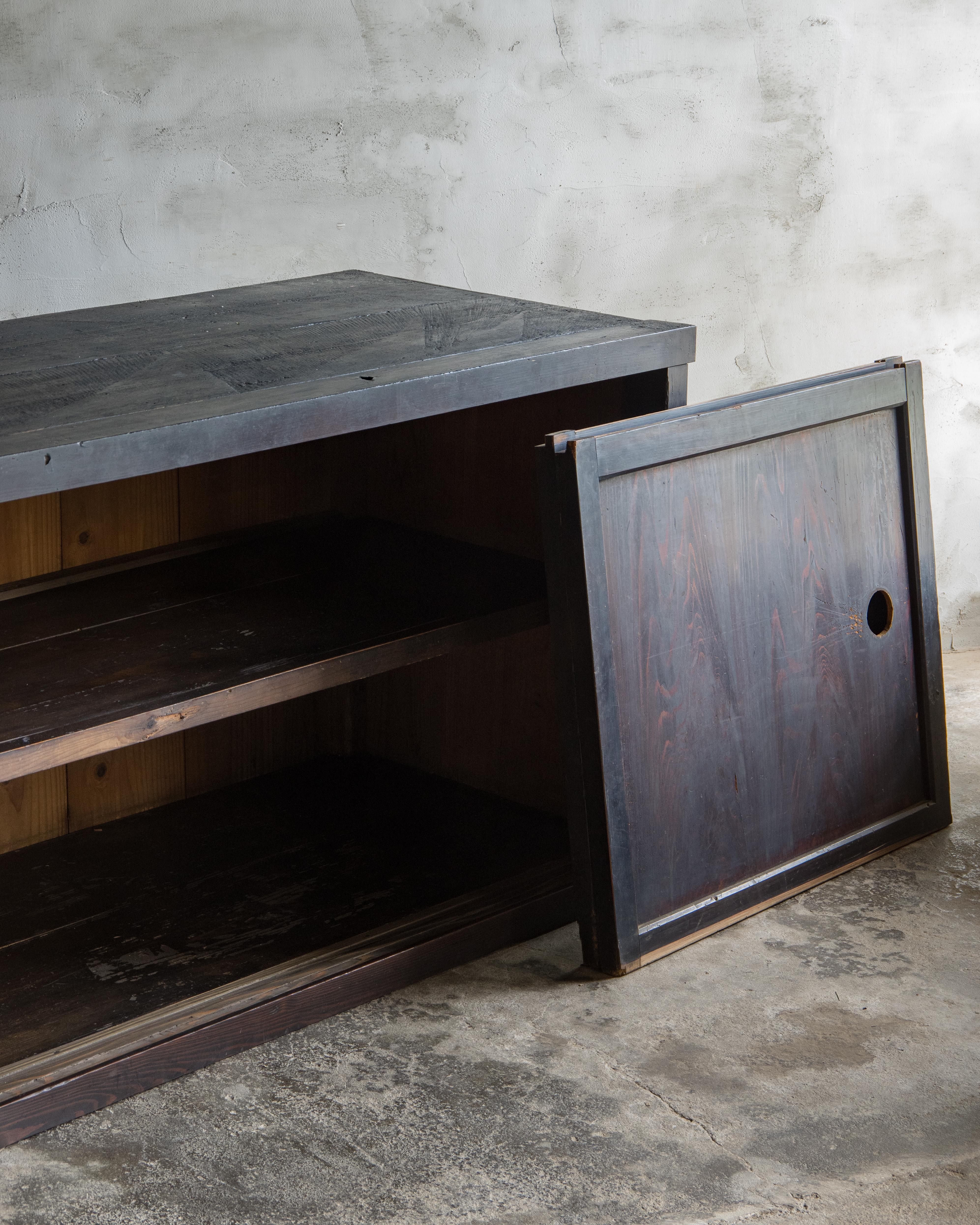 Antico Tansu giapponese di grandi dimensioni, porte a pannello, epoca Meiji 1868-1912, Wabi Sabi in vendita 10