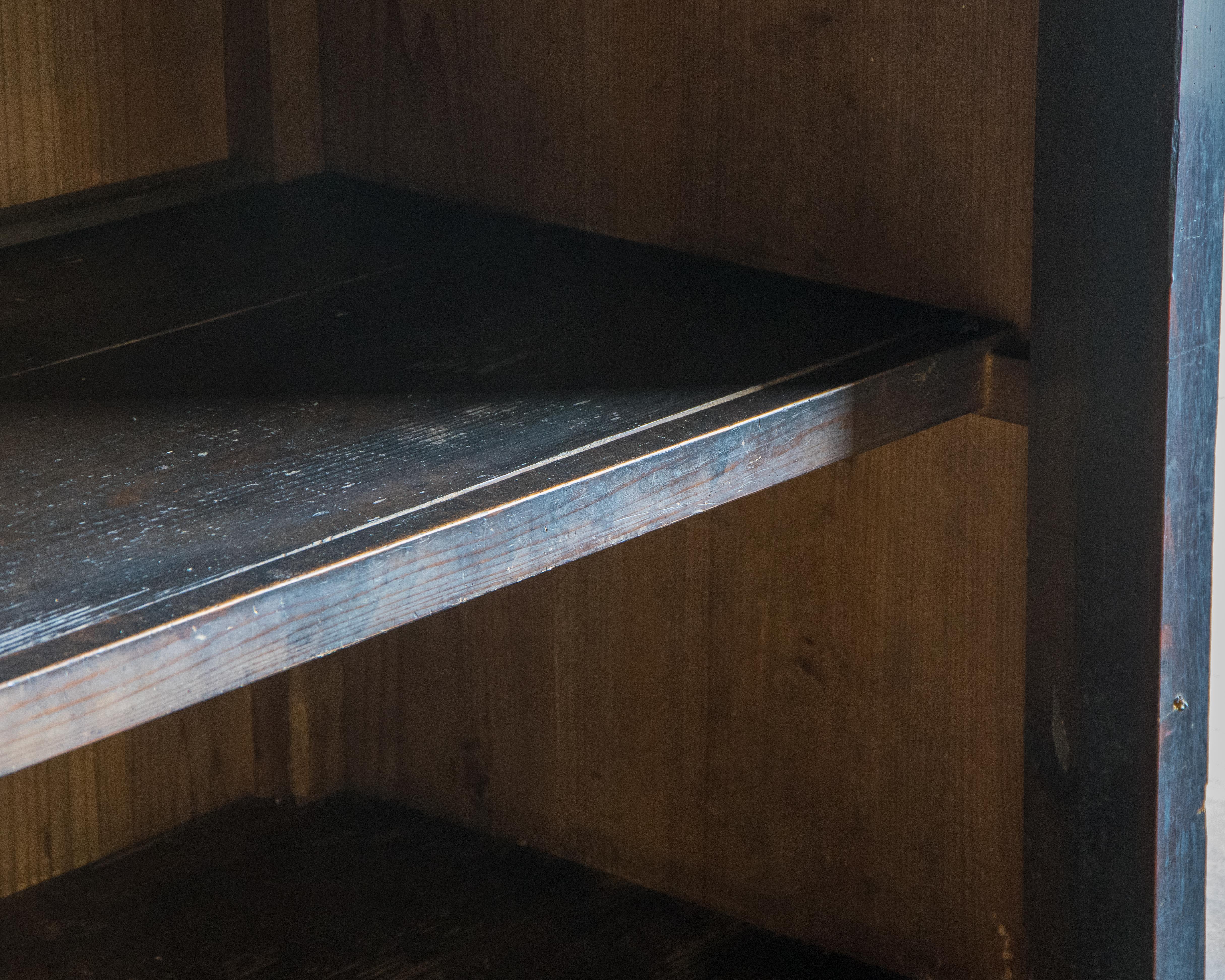 Antico Tansu giapponese di grandi dimensioni, porte a pannello, epoca Meiji 1868-1912, Wabi Sabi in vendita 11