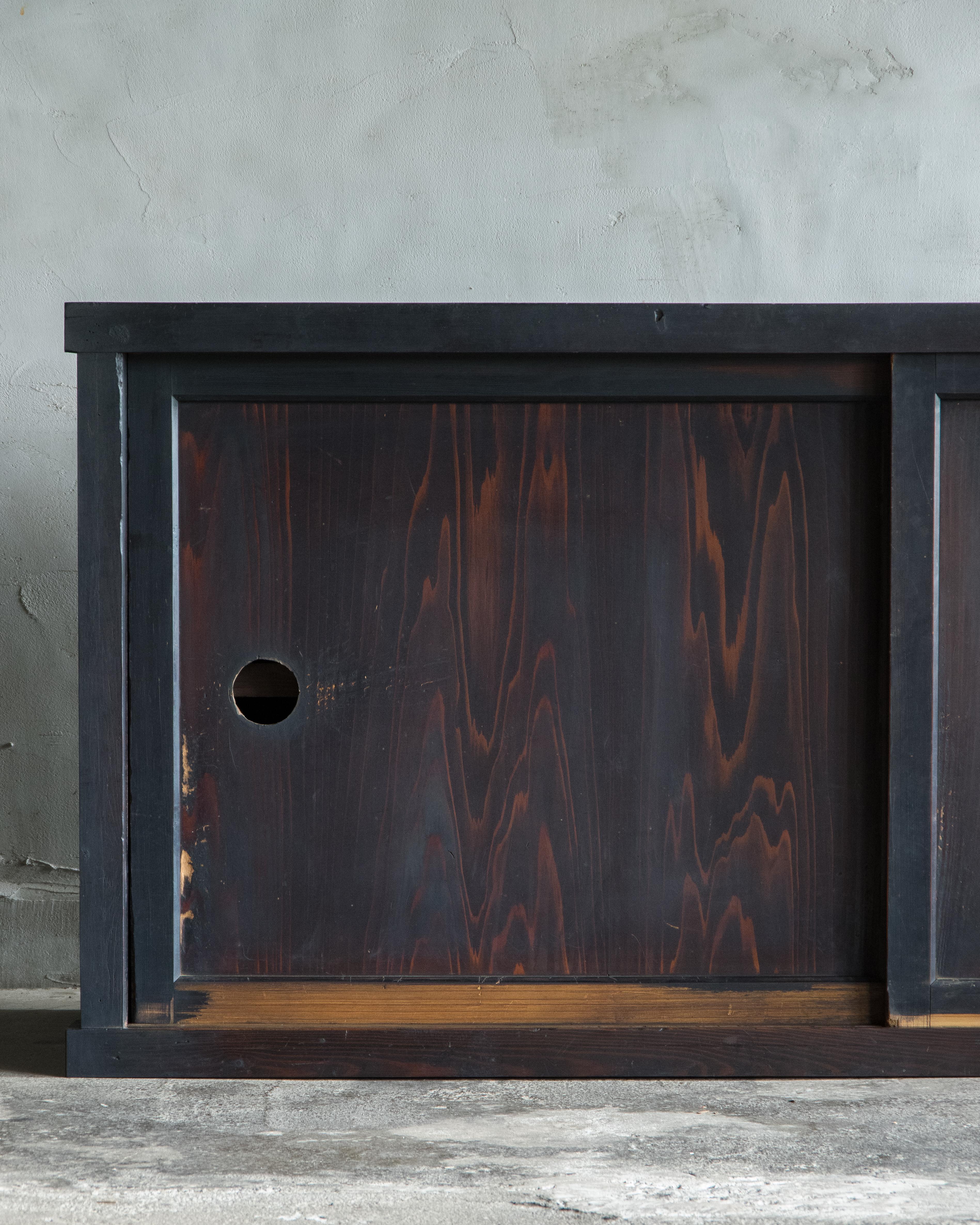 Antico Tansu giapponese di grandi dimensioni, porte a pannello, epoca Meiji 1868-1912, Wabi Sabi In condizioni buone in vendita a Hitachiomiya-shi, 08
