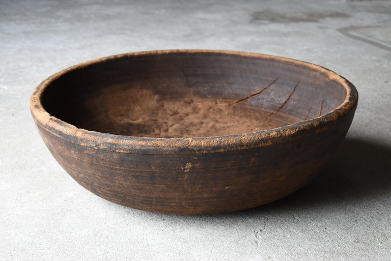 Japanese Antique Large Wooden Bowl 1860s-1900s/Mingei Wabisabi Primitive For Sale 1