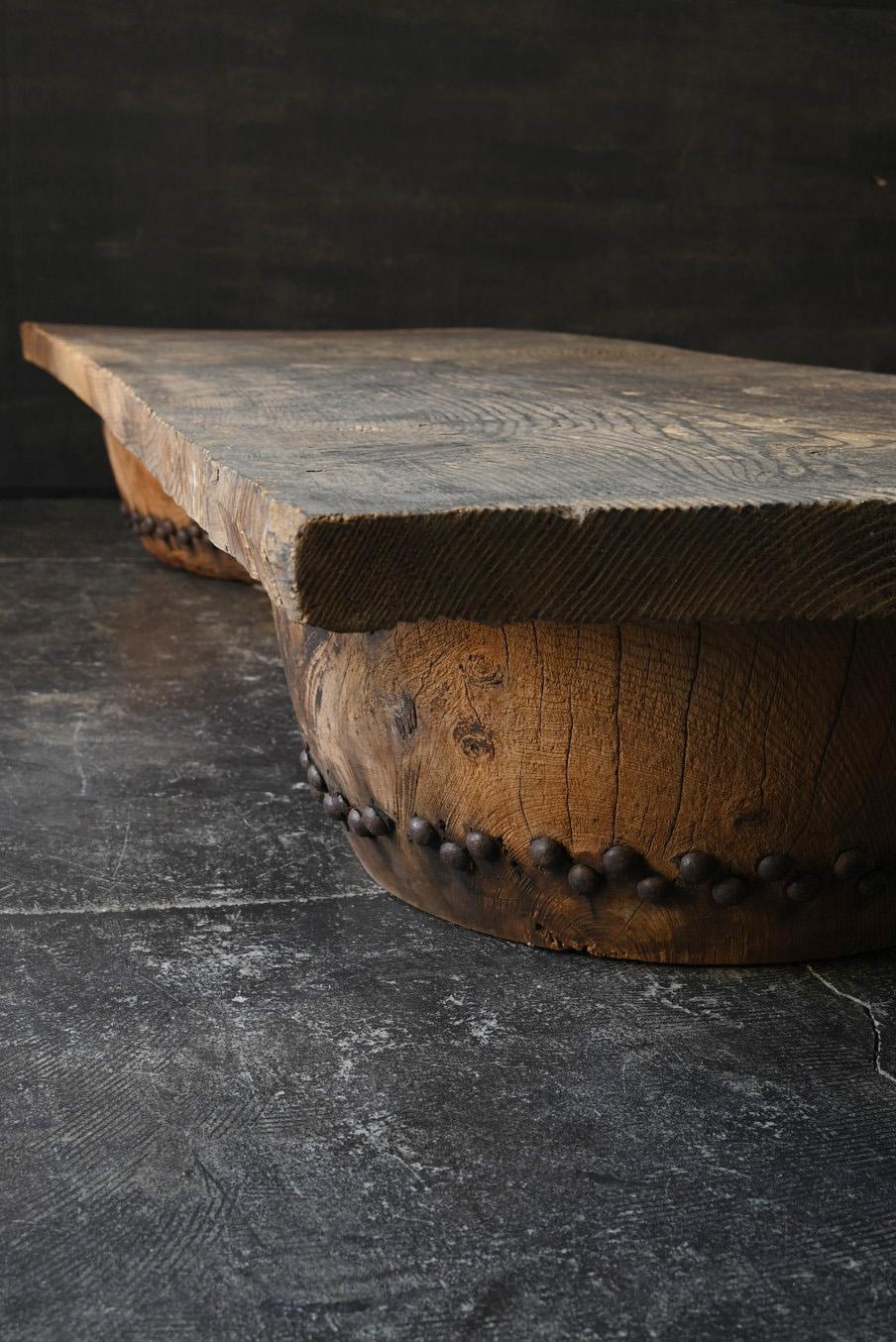 Japanischer antiker großer niedriger japanischer antiker Holztisch / 1868 bis 1920 / Wabi-sabi-Sofatisch (Holzarbeit)