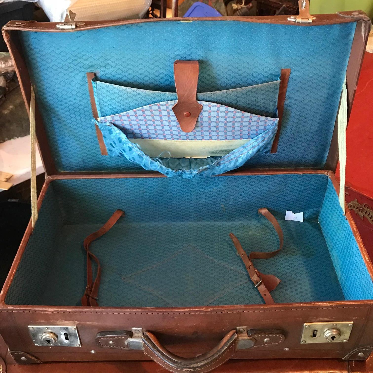 Japanese Antique Leather Travel Luggage Trio, 1920s 6