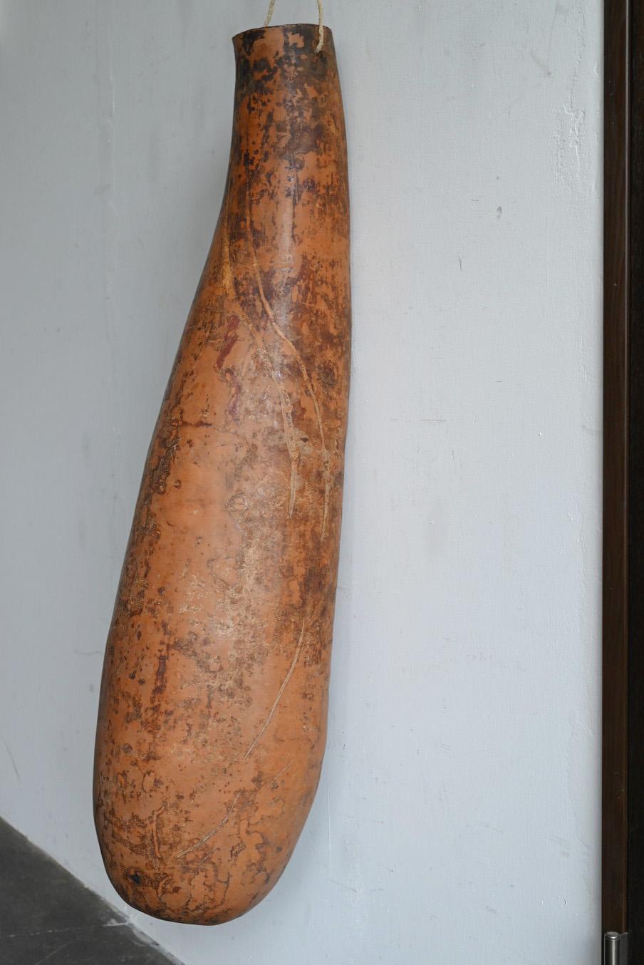 Jarrón japonés antiguo de flores de calabaza larga/1868-1920/objeto colgante de pared Hecho a mano en venta