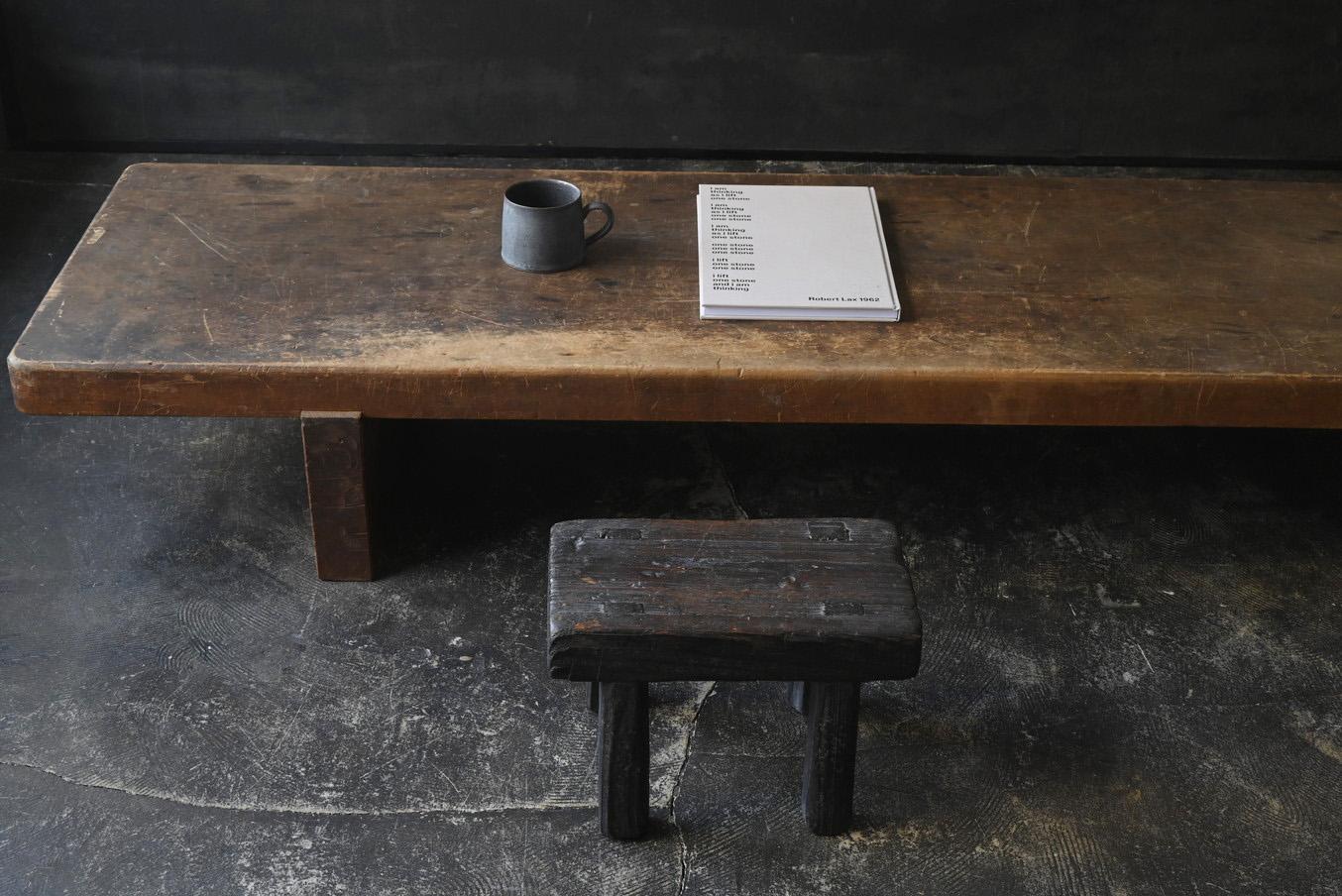 Japanischer antiker langer niedriger Holztisch/1868-1920/einfacher Sofatisch (Showa) im Angebot