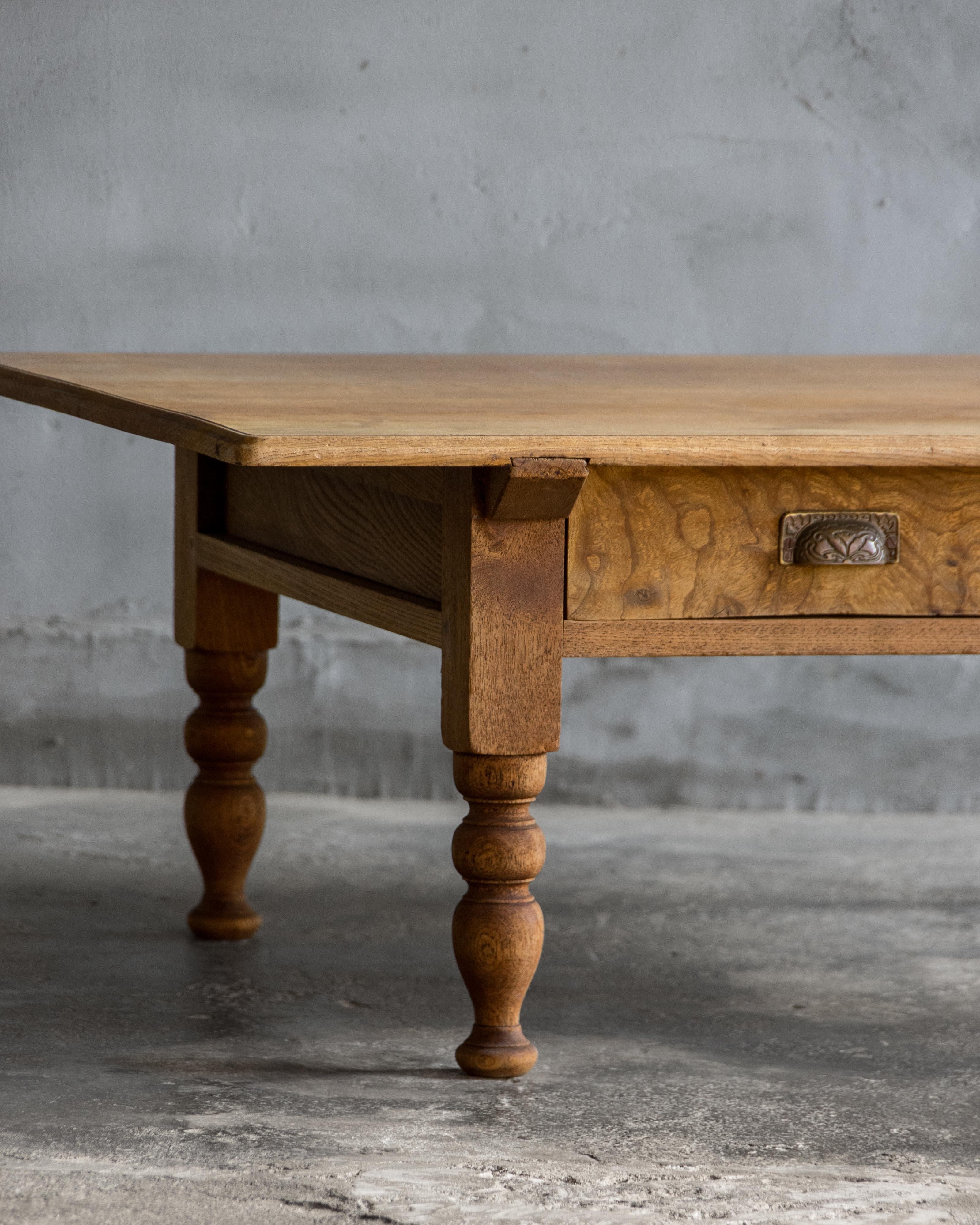 Mesa baja japonesa antigua (Fuzukue), Keyaki, Época Taisho (1912-1926) Japonés en venta