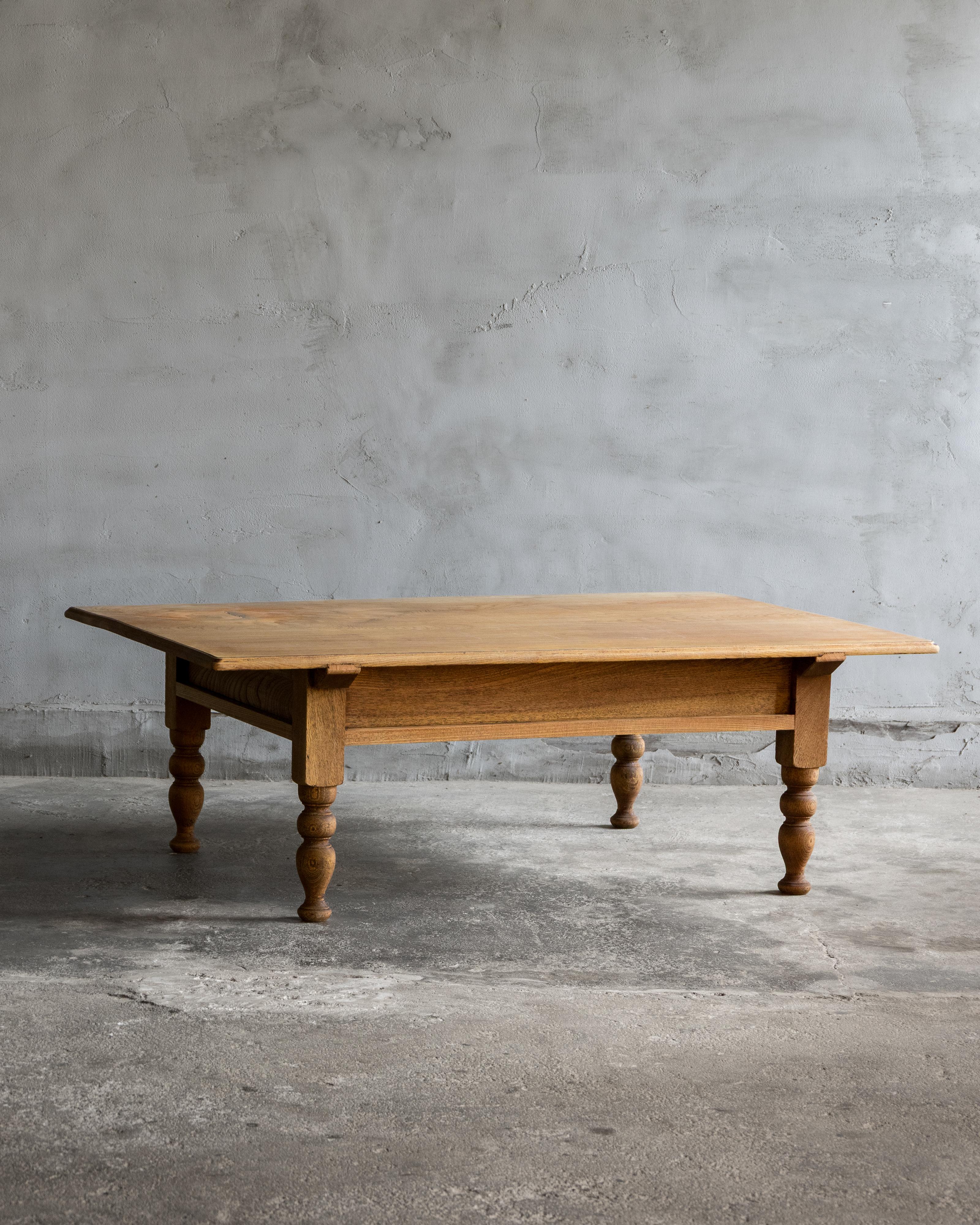 Mesa baja japonesa antigua (Fuzukue), Keyaki, Época Taisho (1912-1926) en venta 1