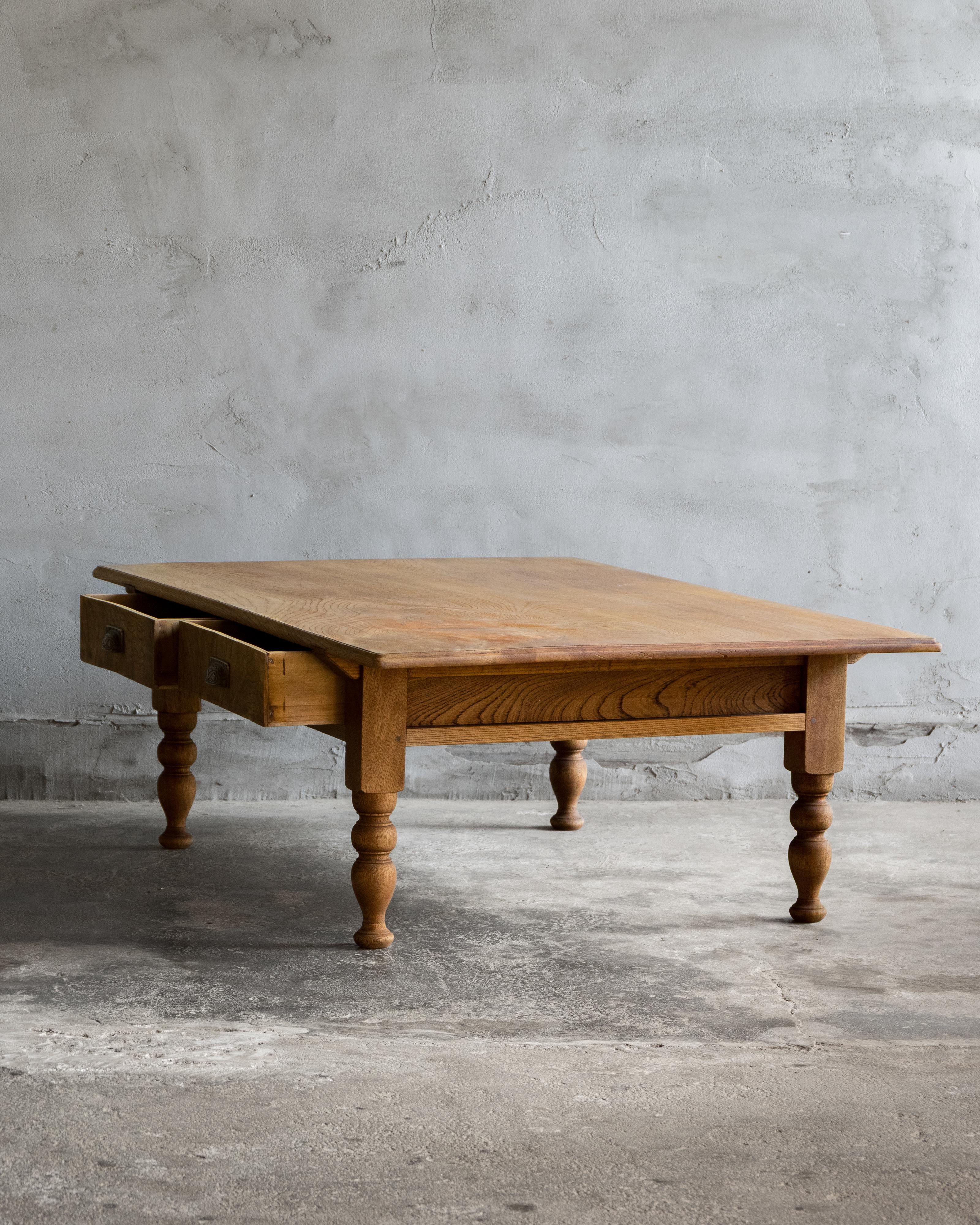 Mesa baja japonesa antigua (Fuzukue), Keyaki, Época Taisho (1912-1926) en venta 2