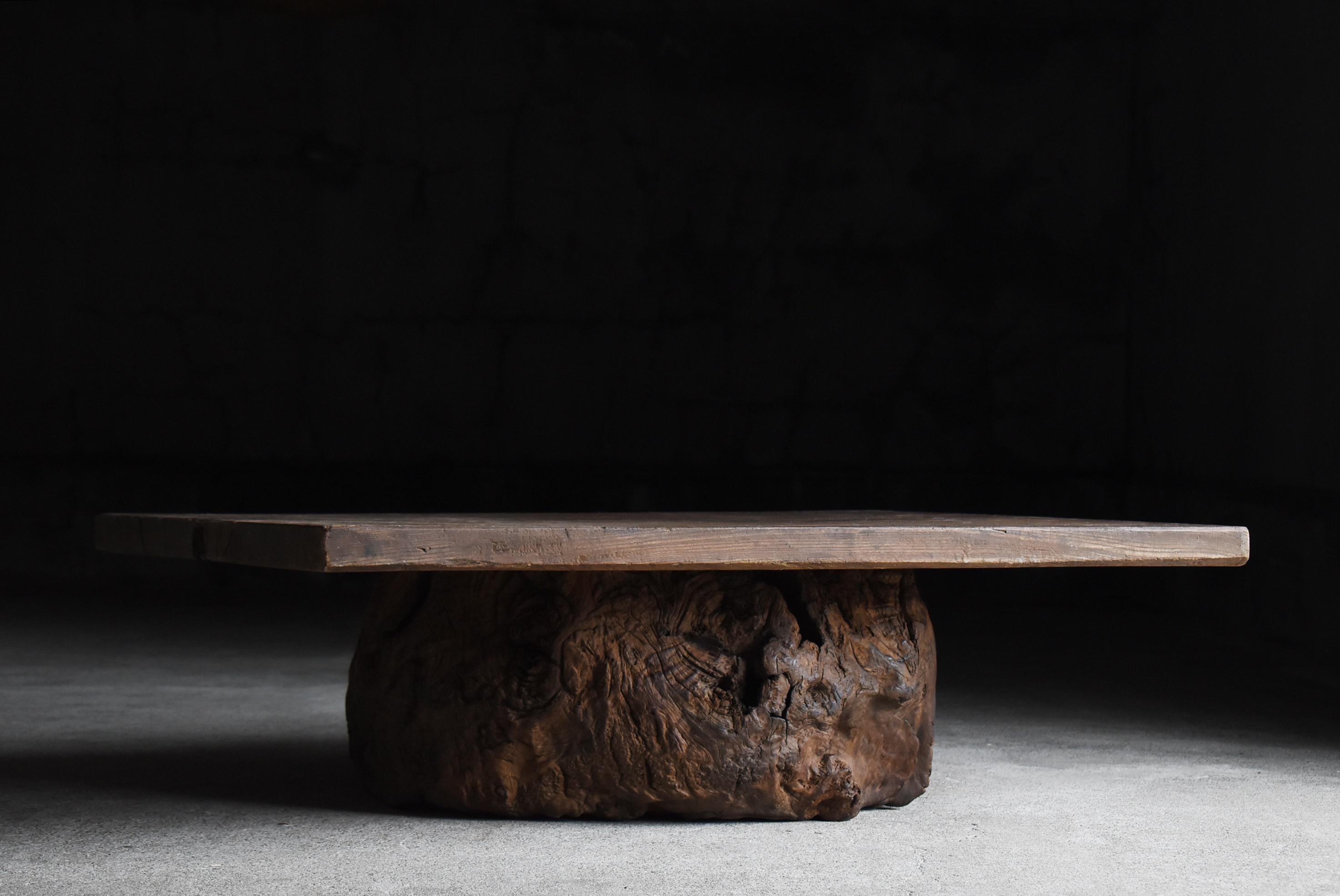 Japanese Antique Low Table 1860s-1920s / Primitive Sofa Table Wabi Sabi In Good Condition For Sale In Chōsei District Nagara, JP