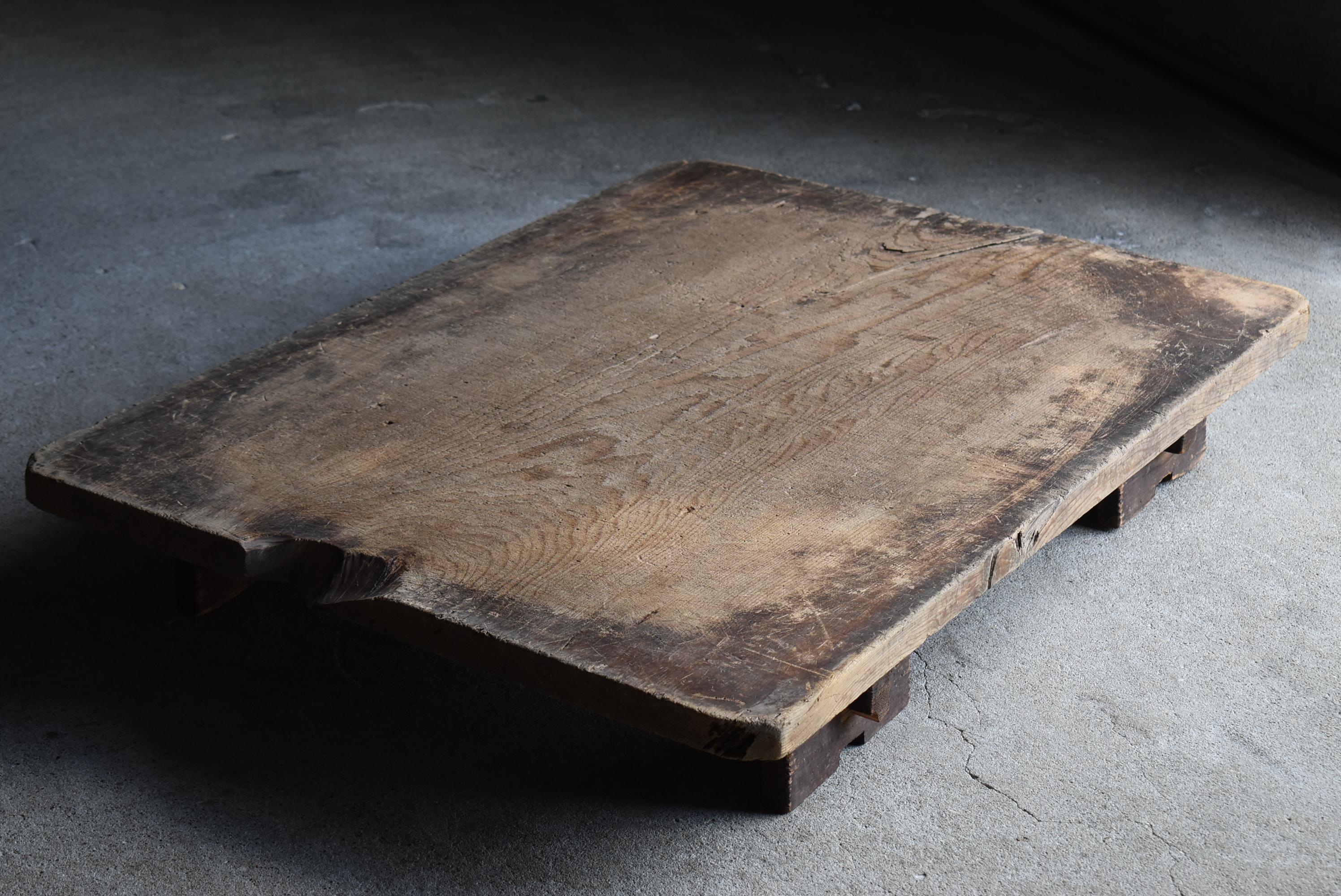 20ième siècle Table basse ancienne japonaise 1900s-1940s / Sofa Table Display Table Wabi Sabi en vente