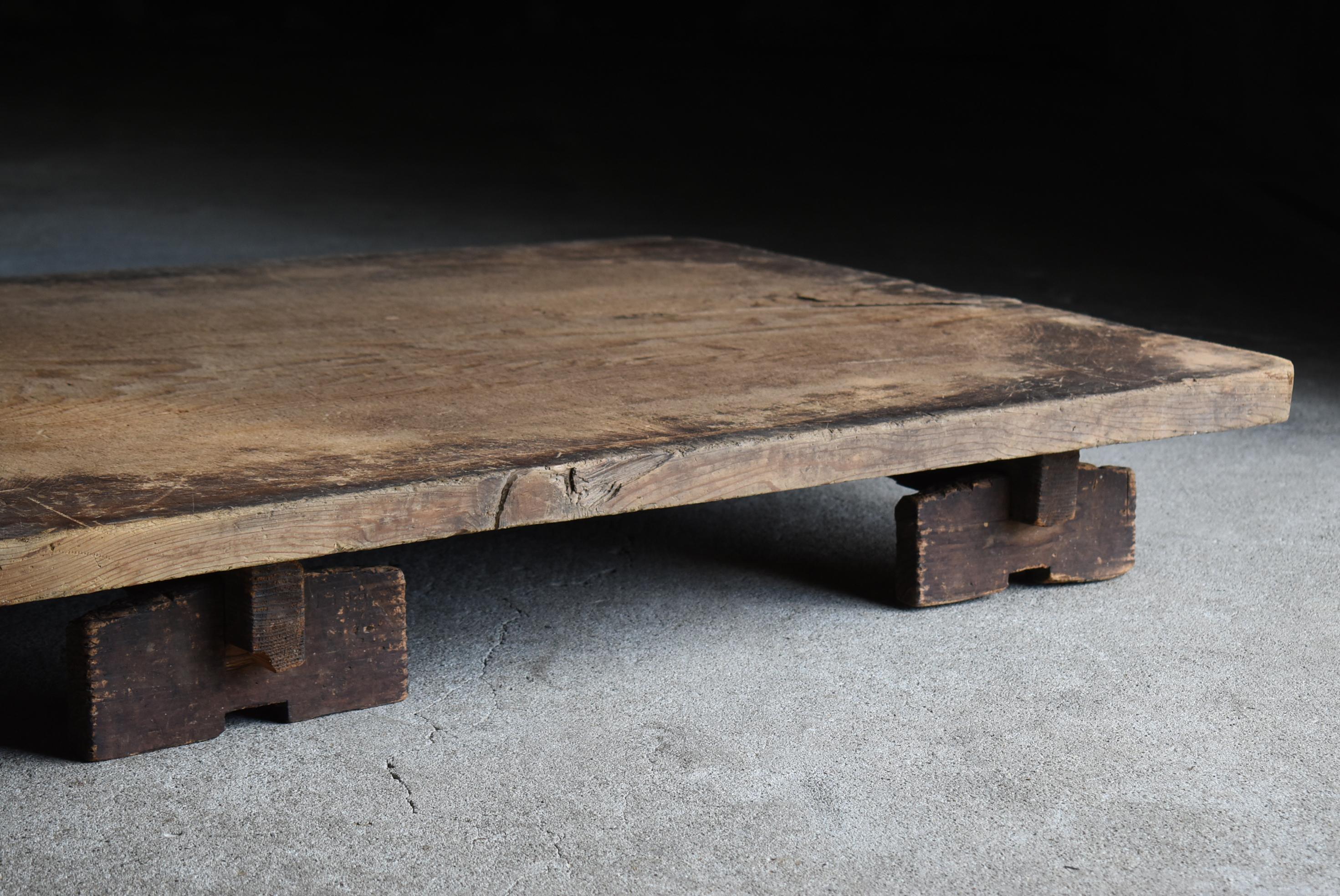 Cèdre Table basse ancienne japonaise 1900s-1940s / Sofa Table Display Table Wabi Sabi en vente