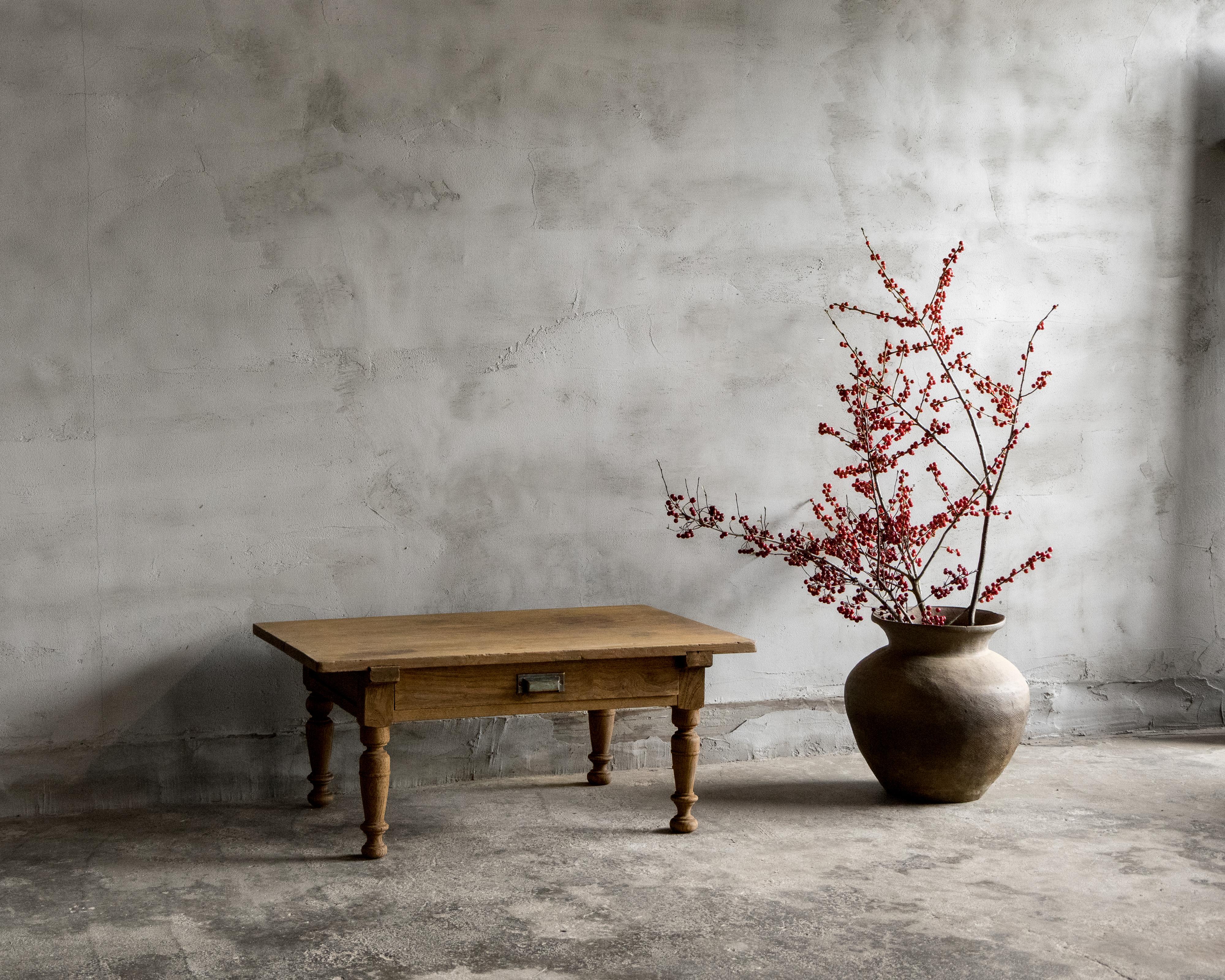 Japanese Antique Low Table (Fuzukue), Taisho Era (1912–1926), Wabi Sabi In Good Condition For Sale In Hitachiomiya-shi, 08