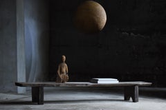 Japanischer antiker niedriger Tisch oder Bank 1900er-1940er Jahre / Sofatisch Wabi Sabi