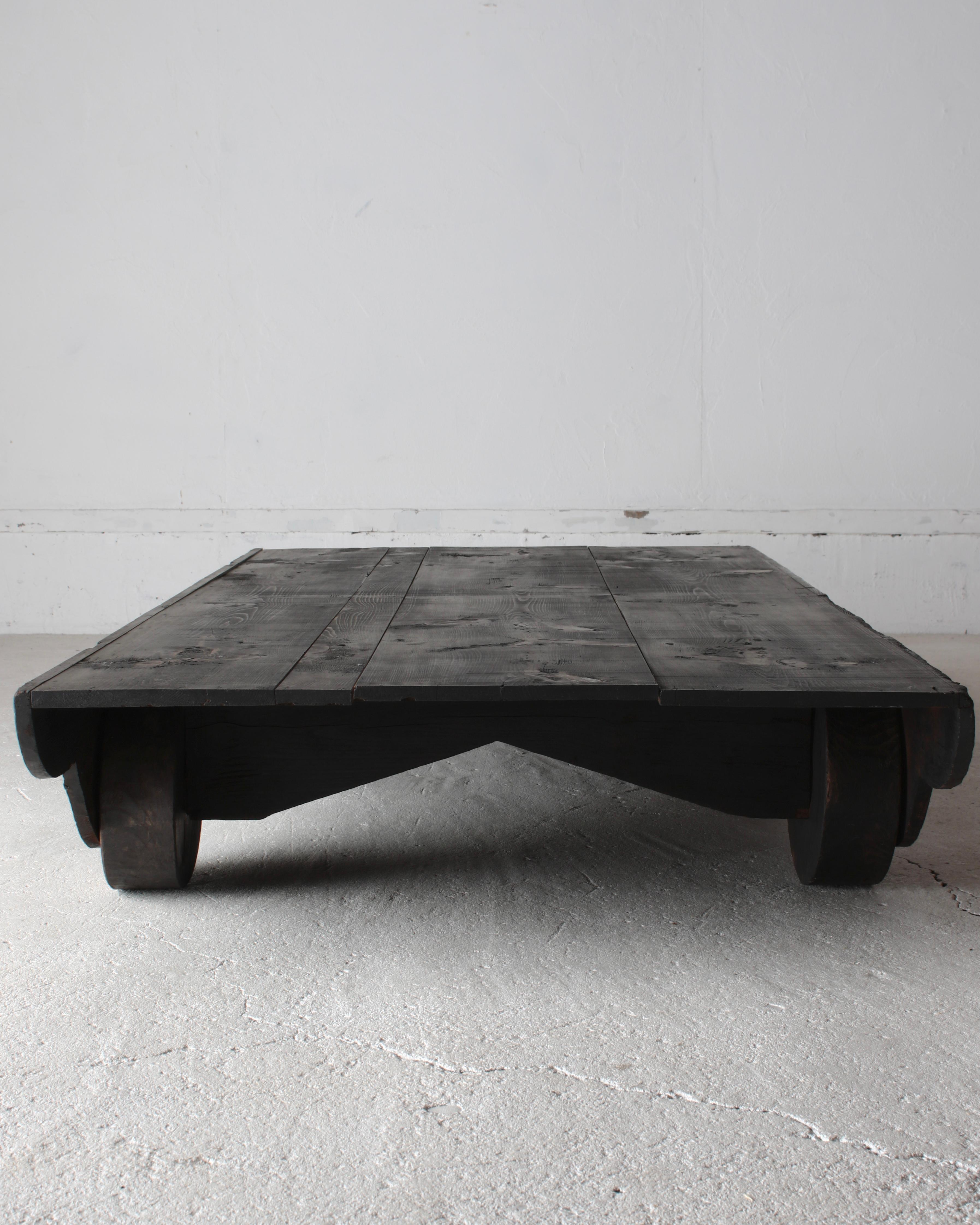 Japanischer antiker niedriger Tisch / Sofatisch / 1800-1868er / Wabi-Sabi Mingei (Holz) im Angebot