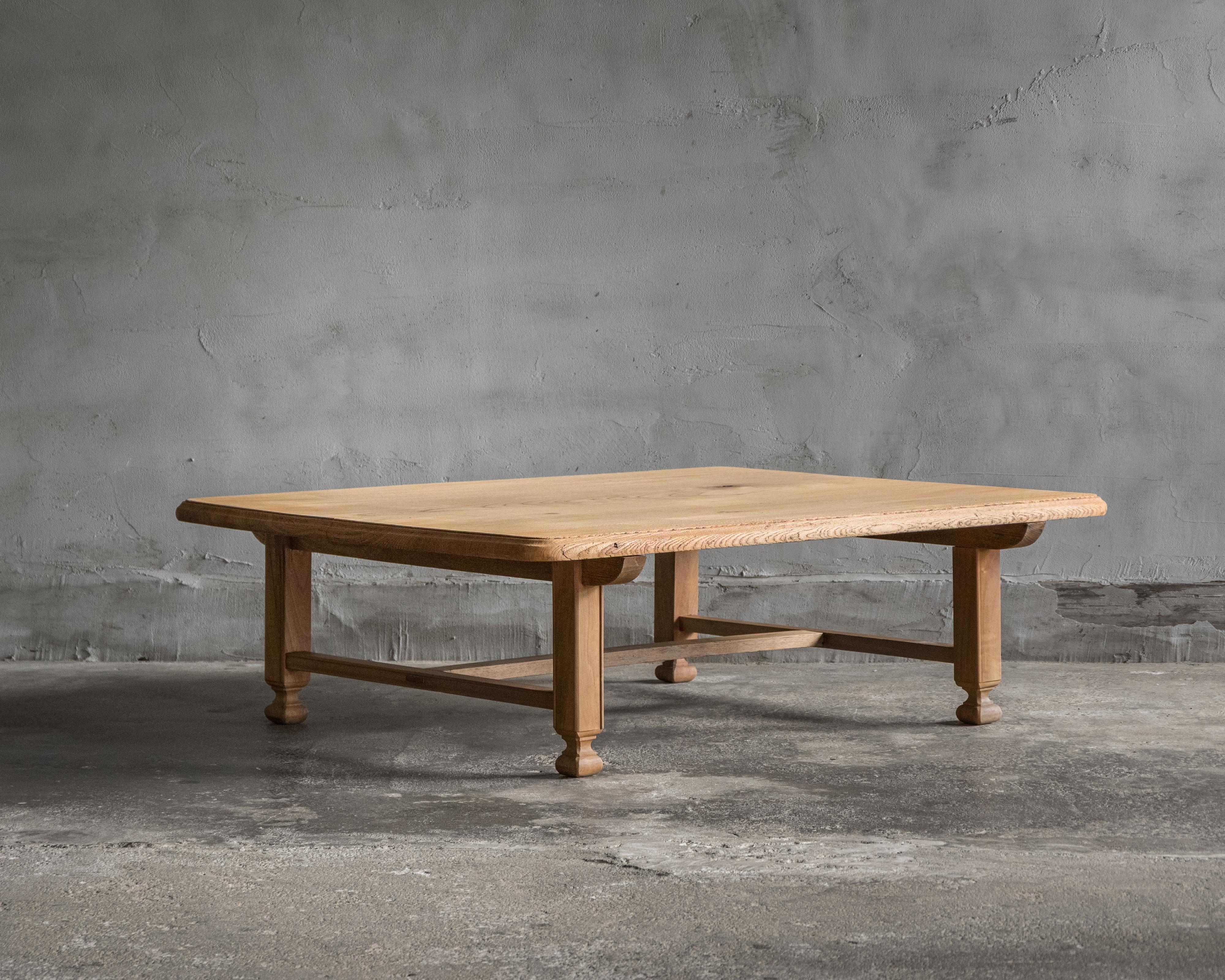 Japanese Antique Low Table, Taisho Era (1912–1926), Wabi Sabi In Good Condition For Sale In Hitachiomiya-shi, 08