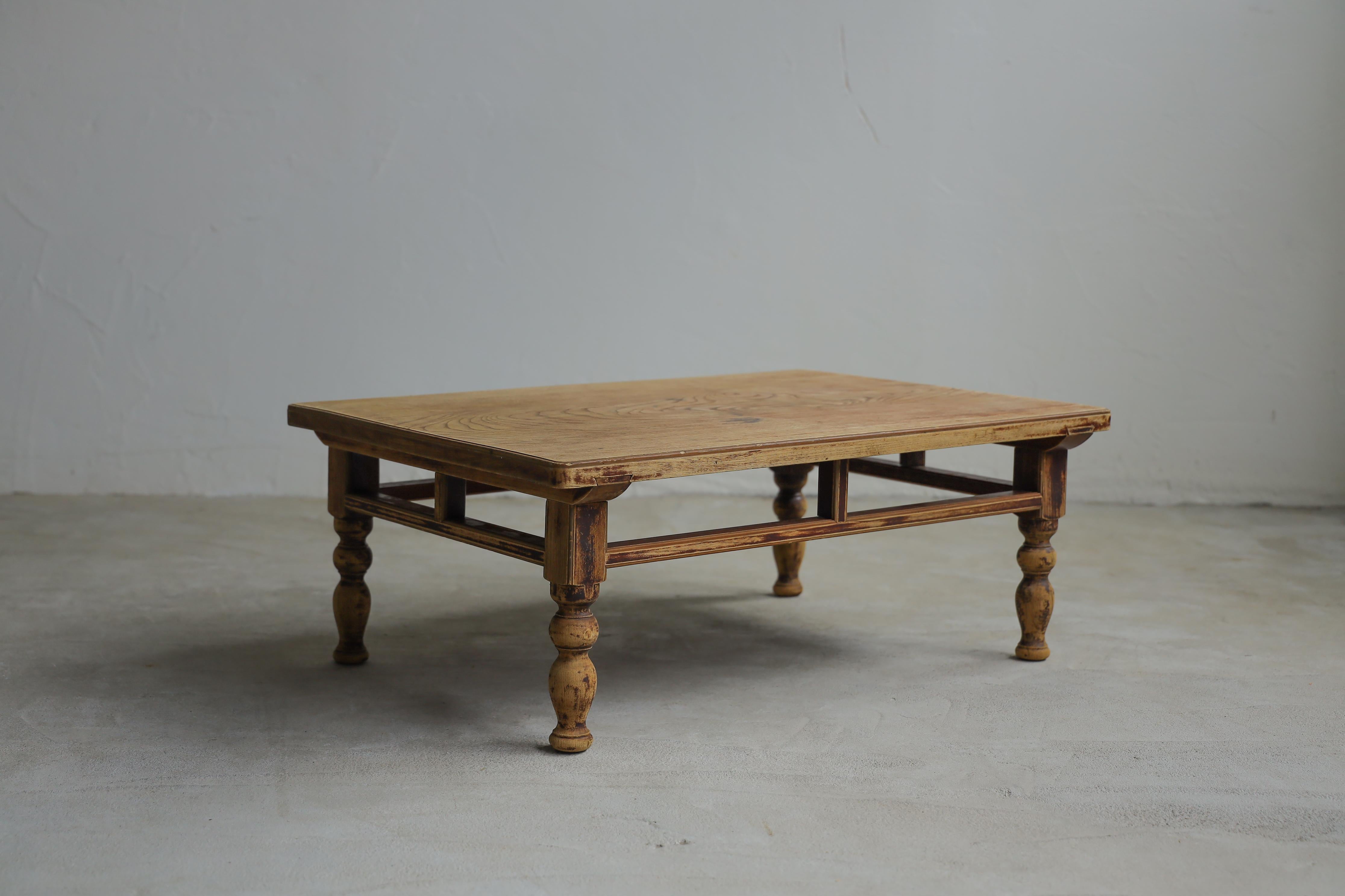 Japanischer antiker niedriger Tisch, Wabi Sabi (Taisho) im Angebot