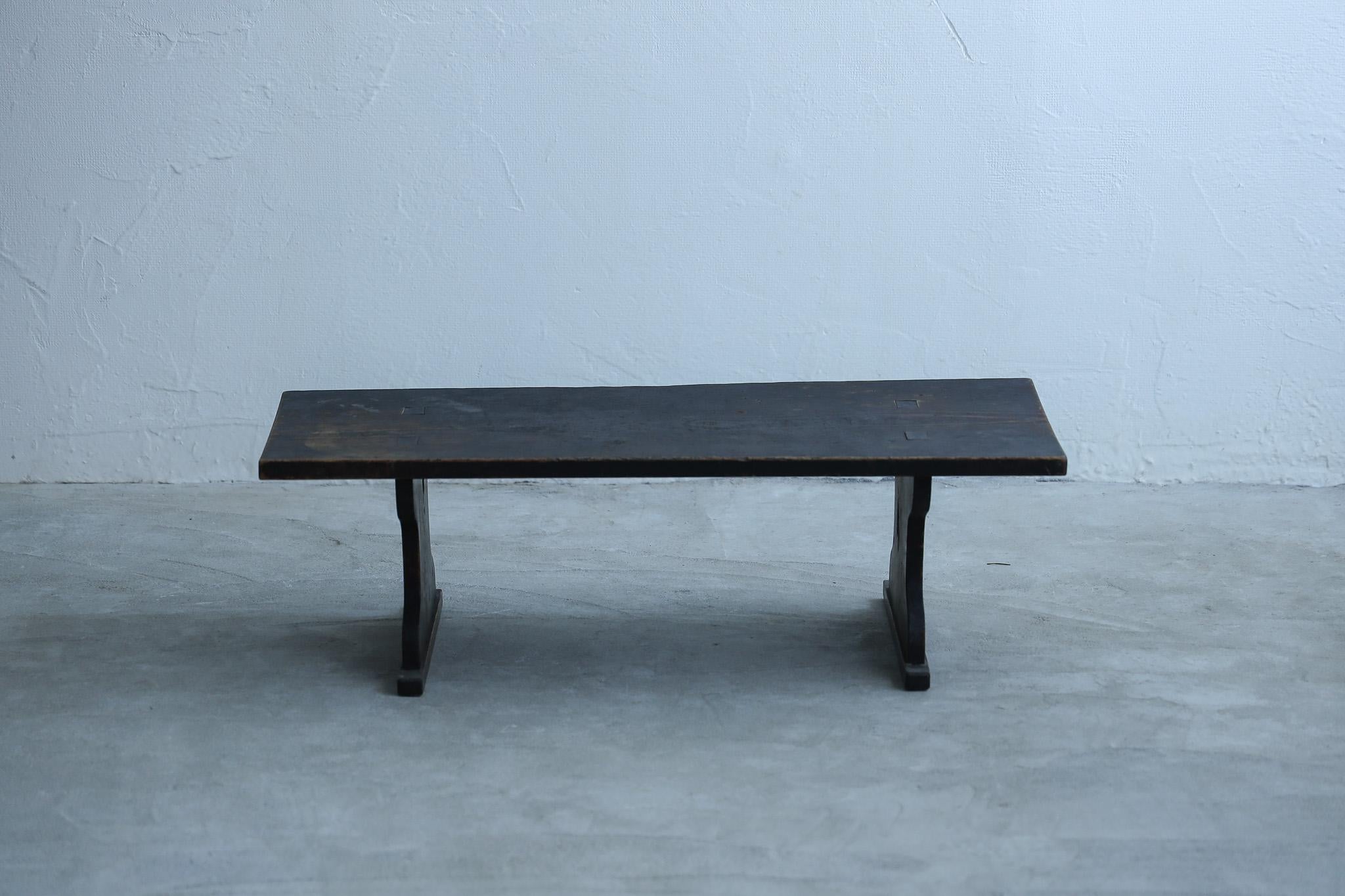 Japanischer antiker niedriger Tisch, Wabi Sabi (Handgefertigt) im Angebot