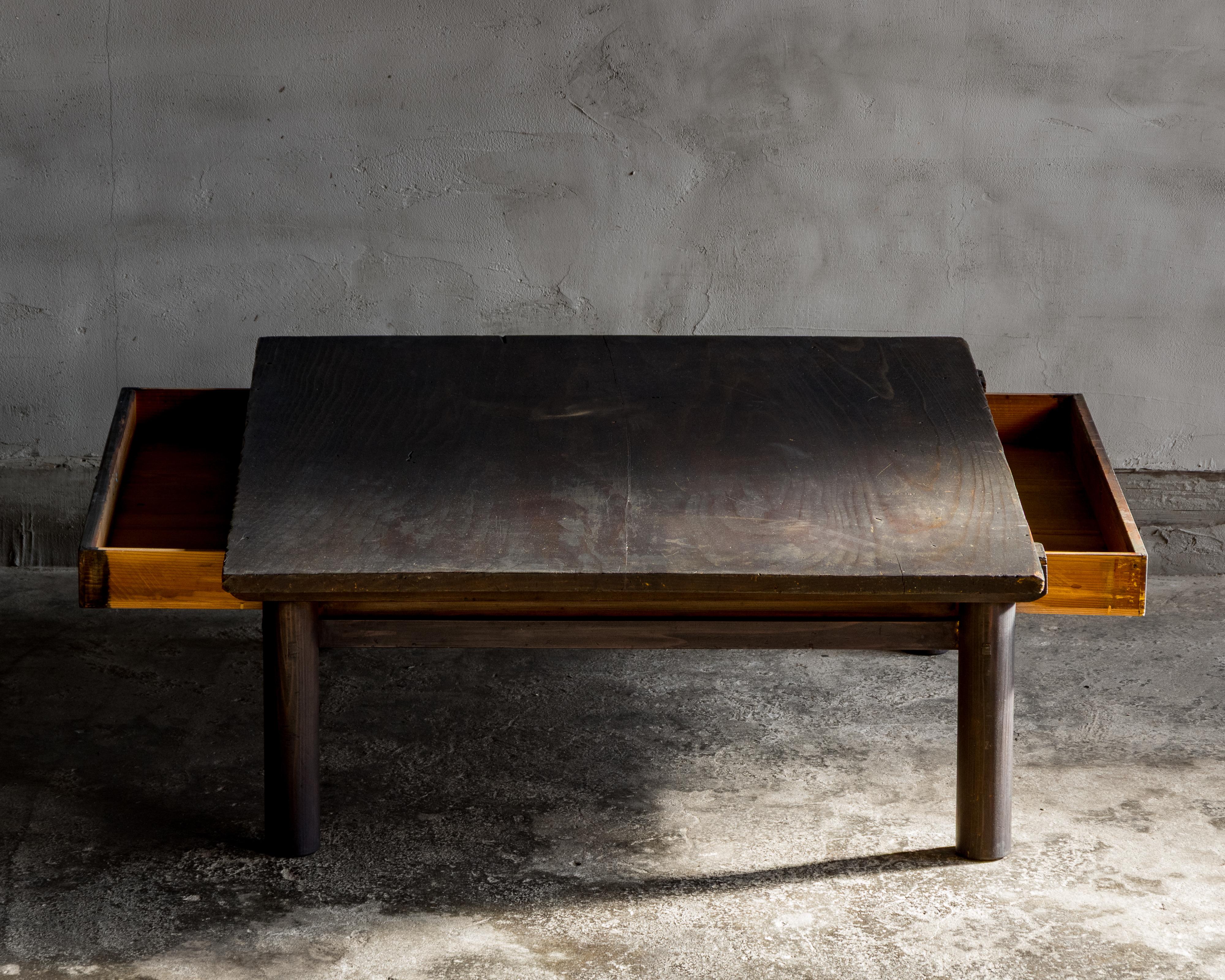 Table basse ancienne japonaise (Zataku), ère Meiji (1868-1912), Wabi Sabi en vente 6
