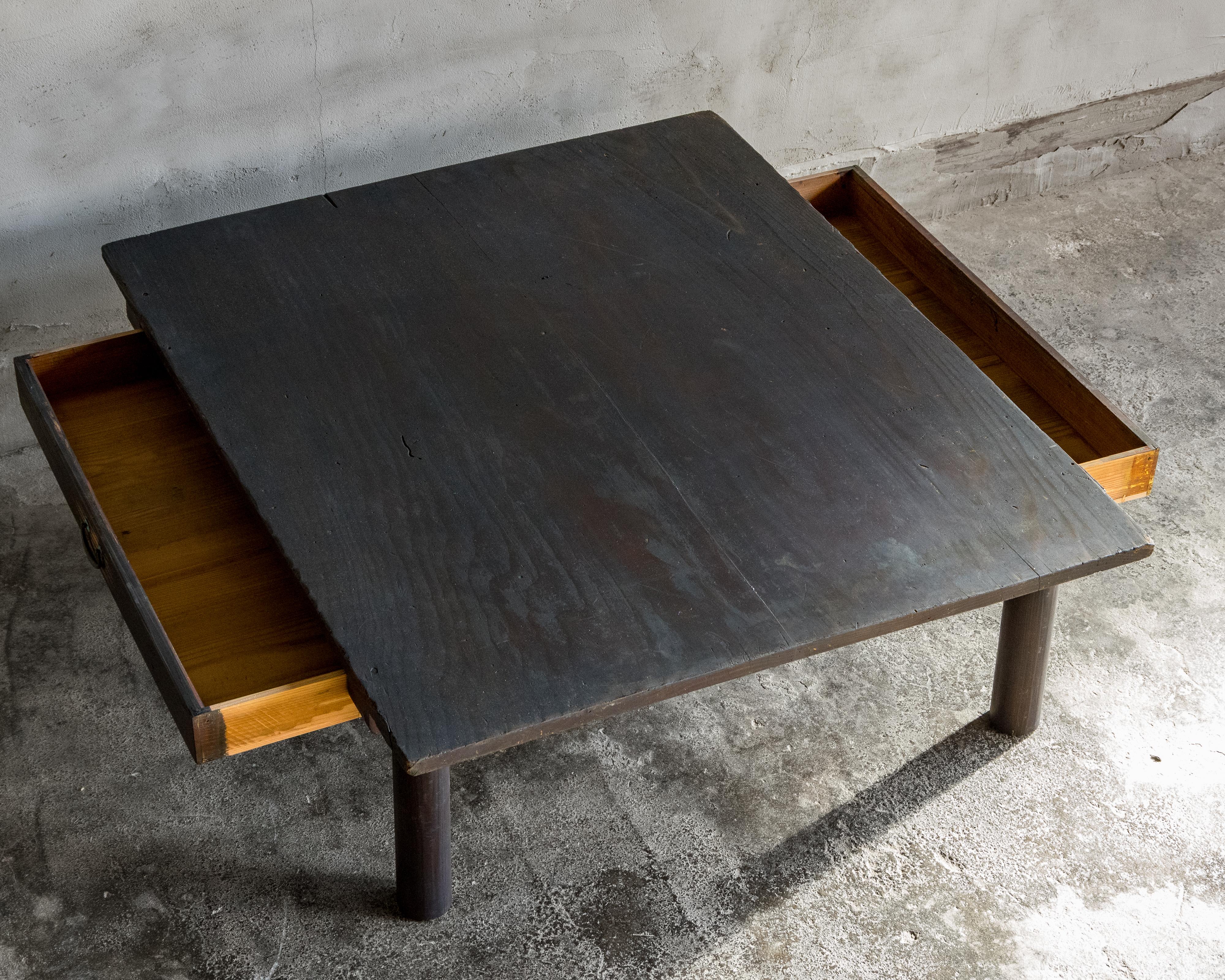 Table basse ancienne japonaise (Zataku), ère Meiji (1868-1912), Wabi Sabi en vente 7