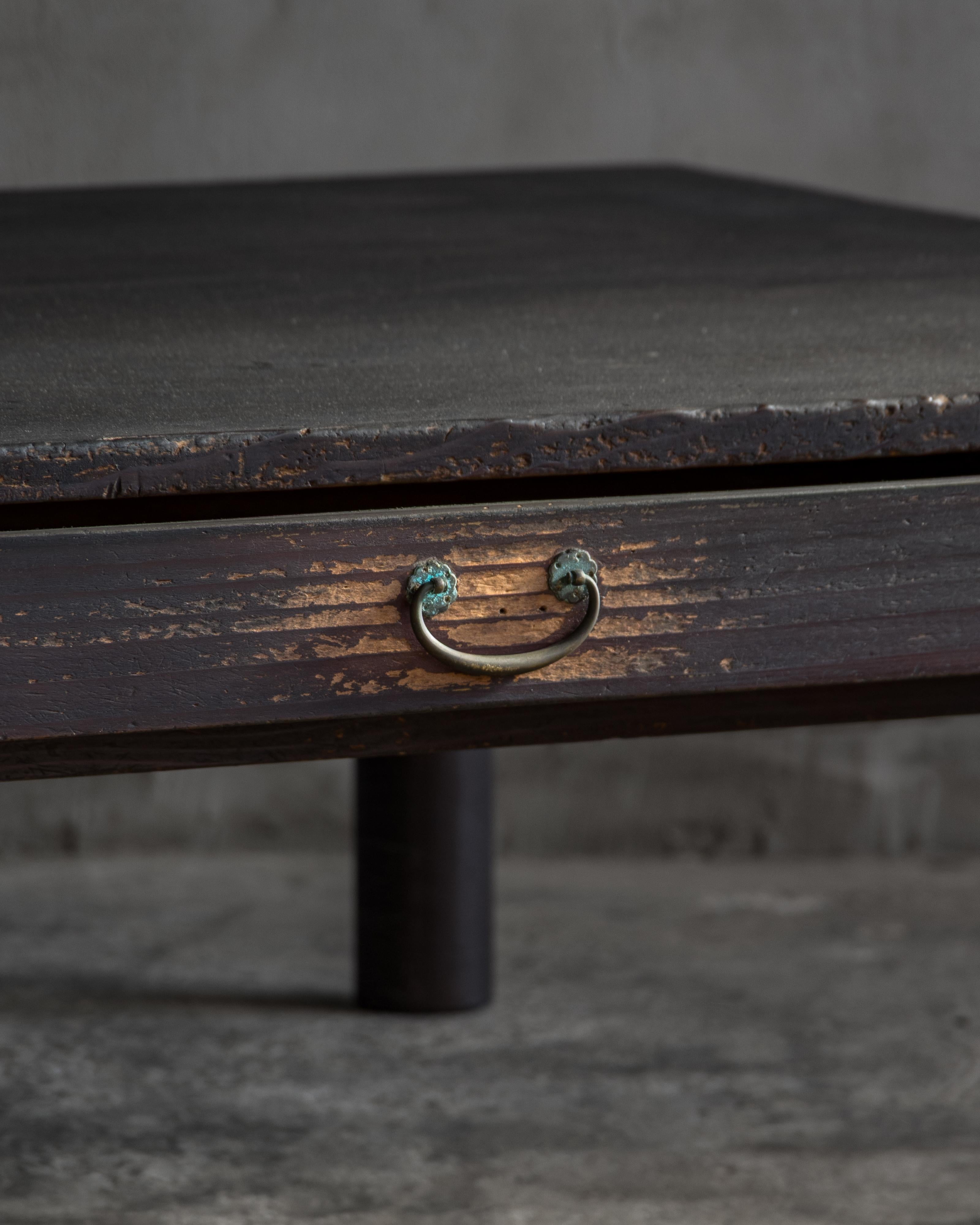 Cèdre Table basse ancienne japonaise (Zataku), ère Meiji (1868-1912), Wabi Sabi en vente