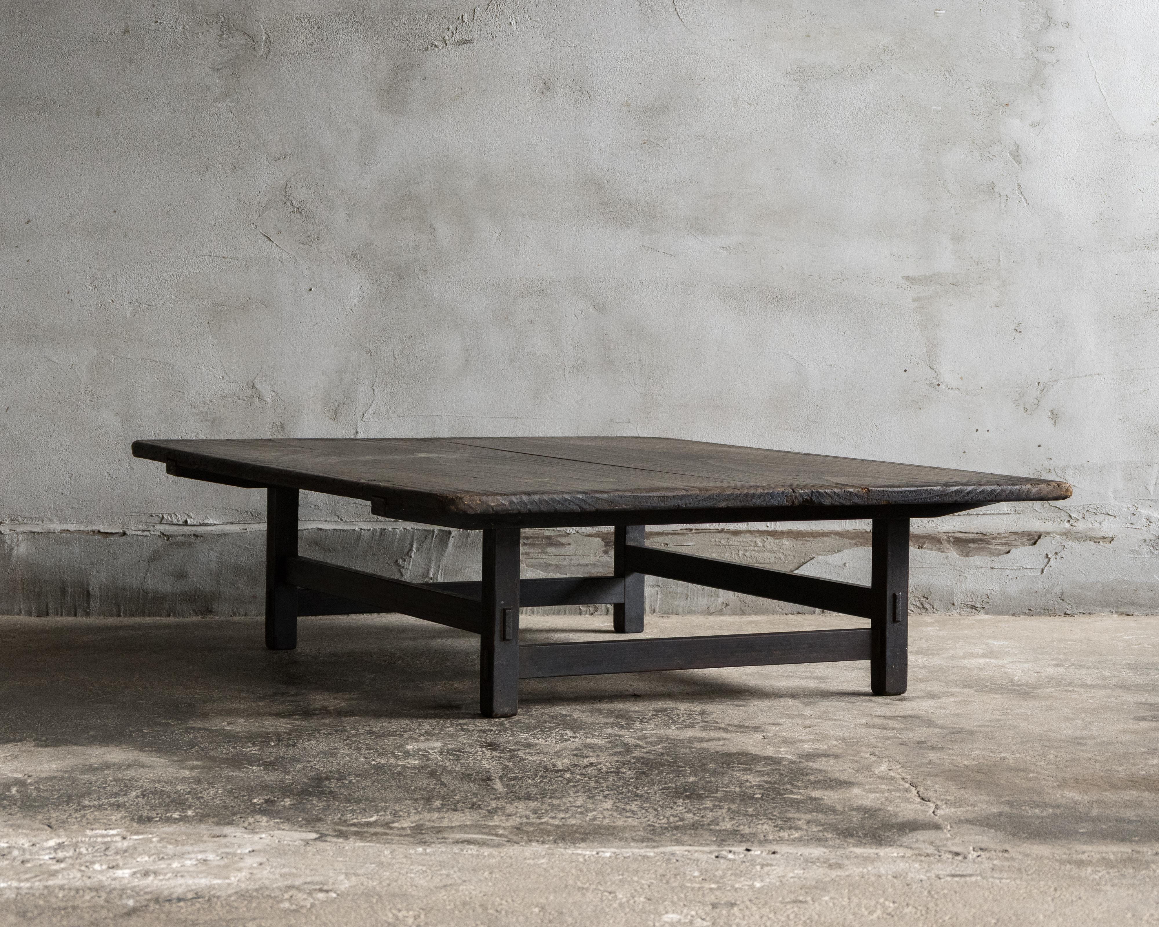 Japanese Antique Low Table (Zataku), Meiji Era (1868–1912), Wabi Sabi For Sale 2