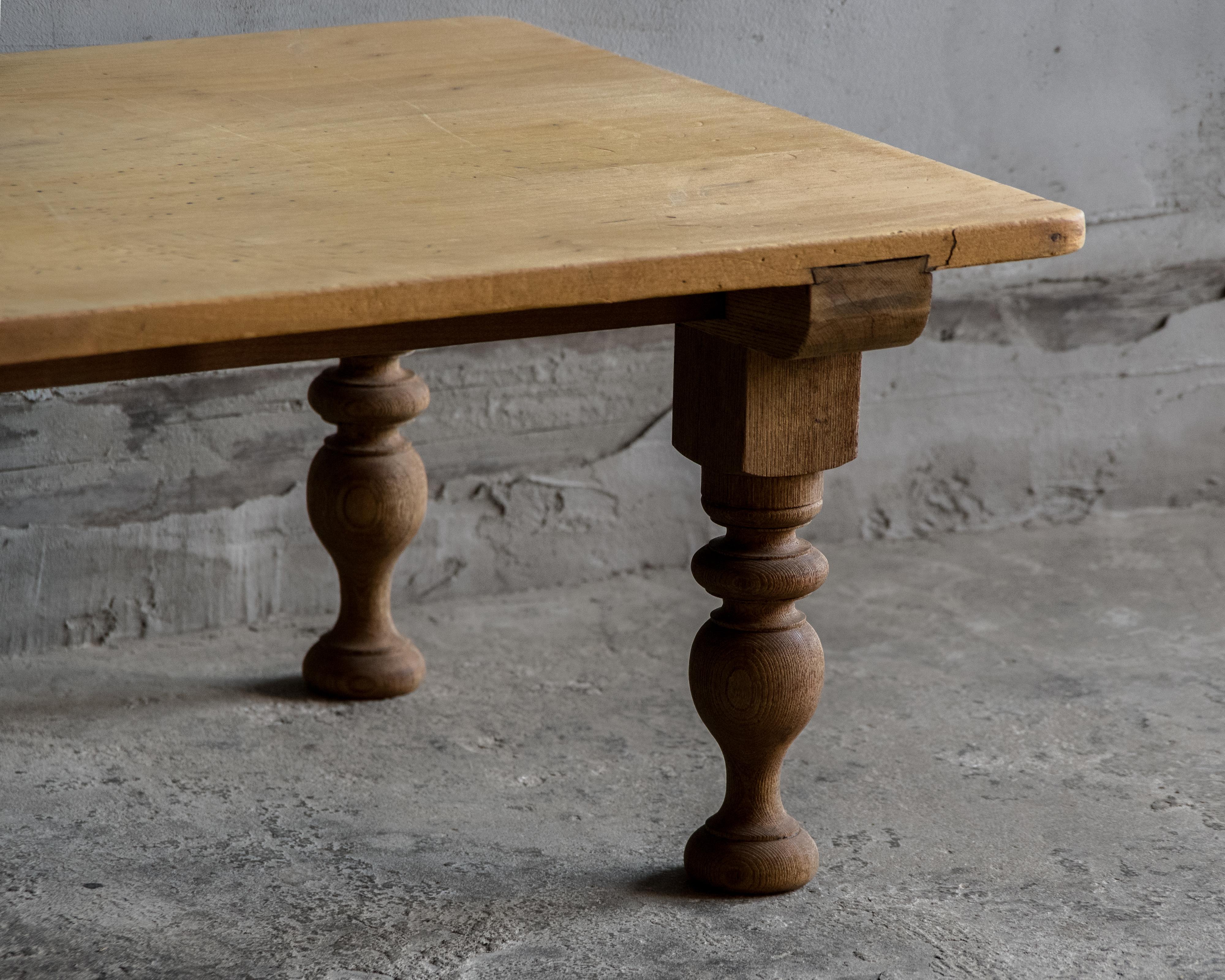 Bois Table basse japonaise ancienne en bois, époque Taisho (1912-1926), Wabi Sabi en vente